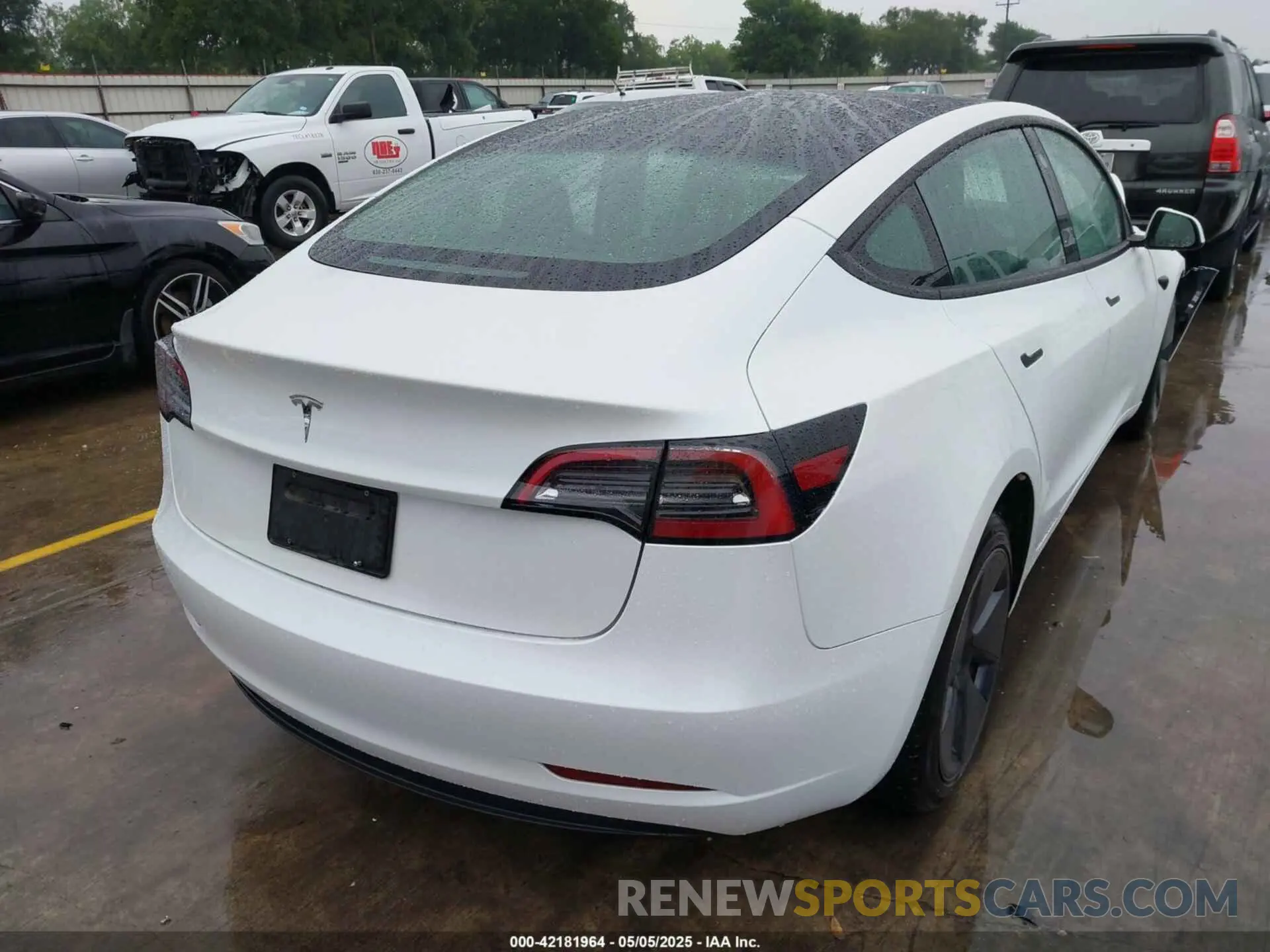 4 Фотография поврежденного автомобиля 5YJ3E1EA3PF604076 TESLA MODEL 3 2023