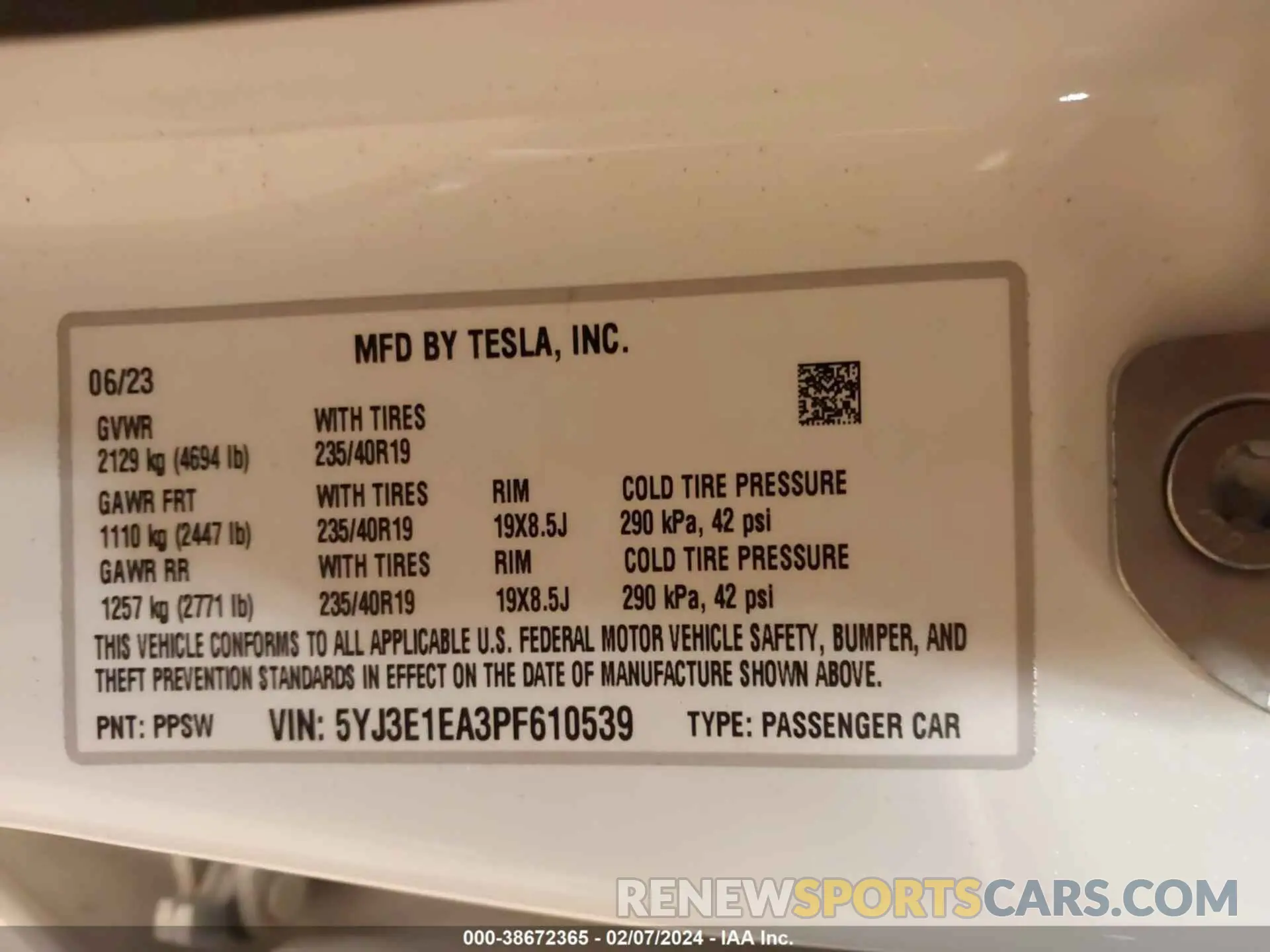 9 Photograph of a damaged car 5YJ3E1EA3PF610539 TESLA MODEL 3 2023