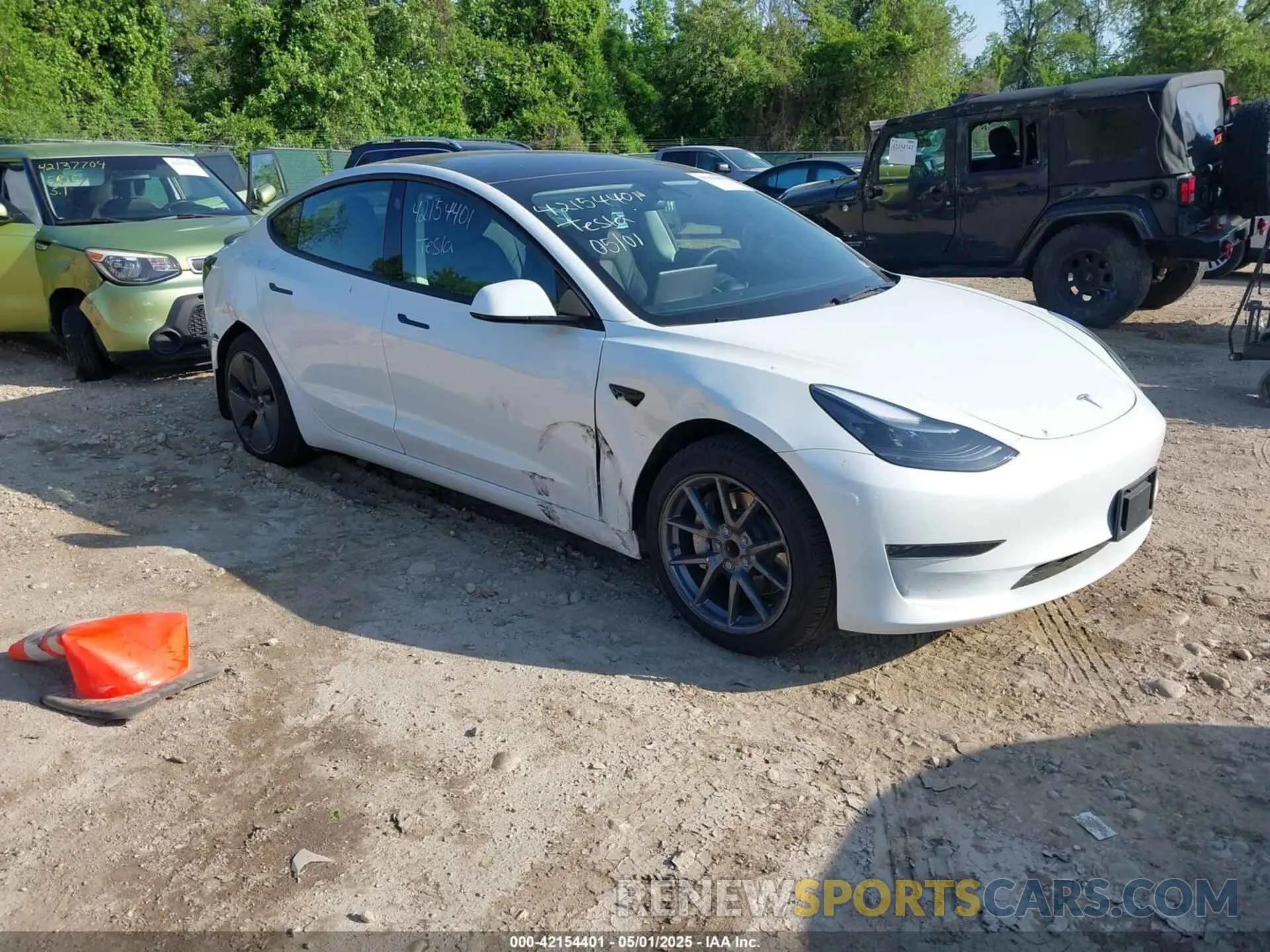 1 Photograph of a damaged car 5YJ3E1EA3PF617460 TESLA MODEL 3 2023