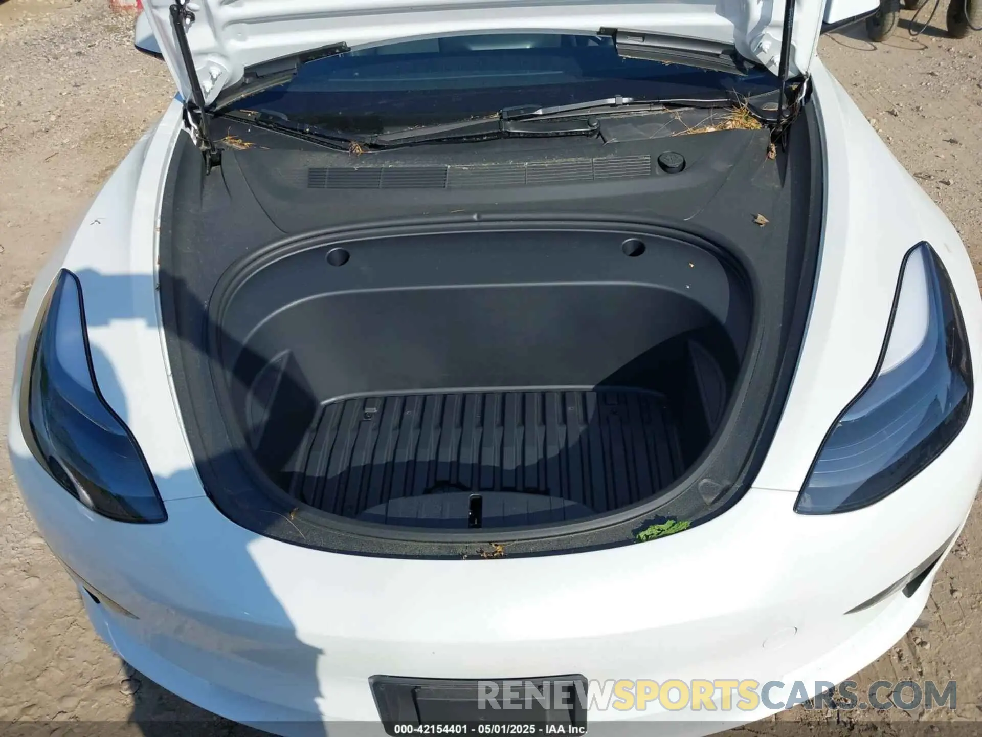10 Photograph of a damaged car 5YJ3E1EA3PF617460 TESLA MODEL 3 2023