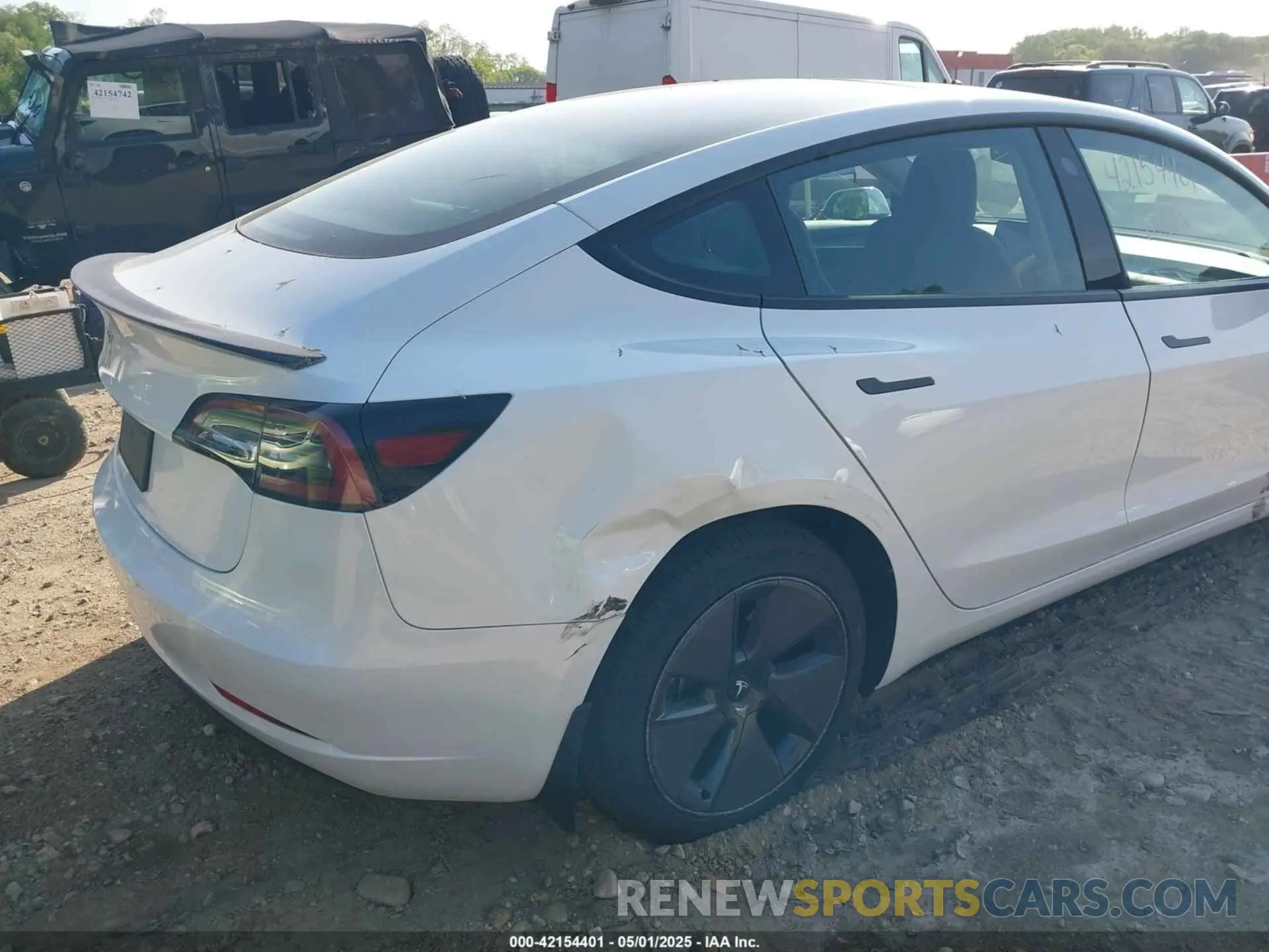 18 Photograph of a damaged car 5YJ3E1EA3PF617460 TESLA MODEL 3 2023
