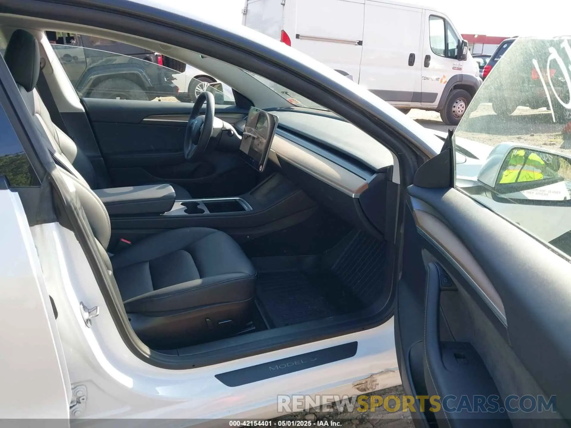 5 Photograph of a damaged car 5YJ3E1EA3PF617460 TESLA MODEL 3 2023