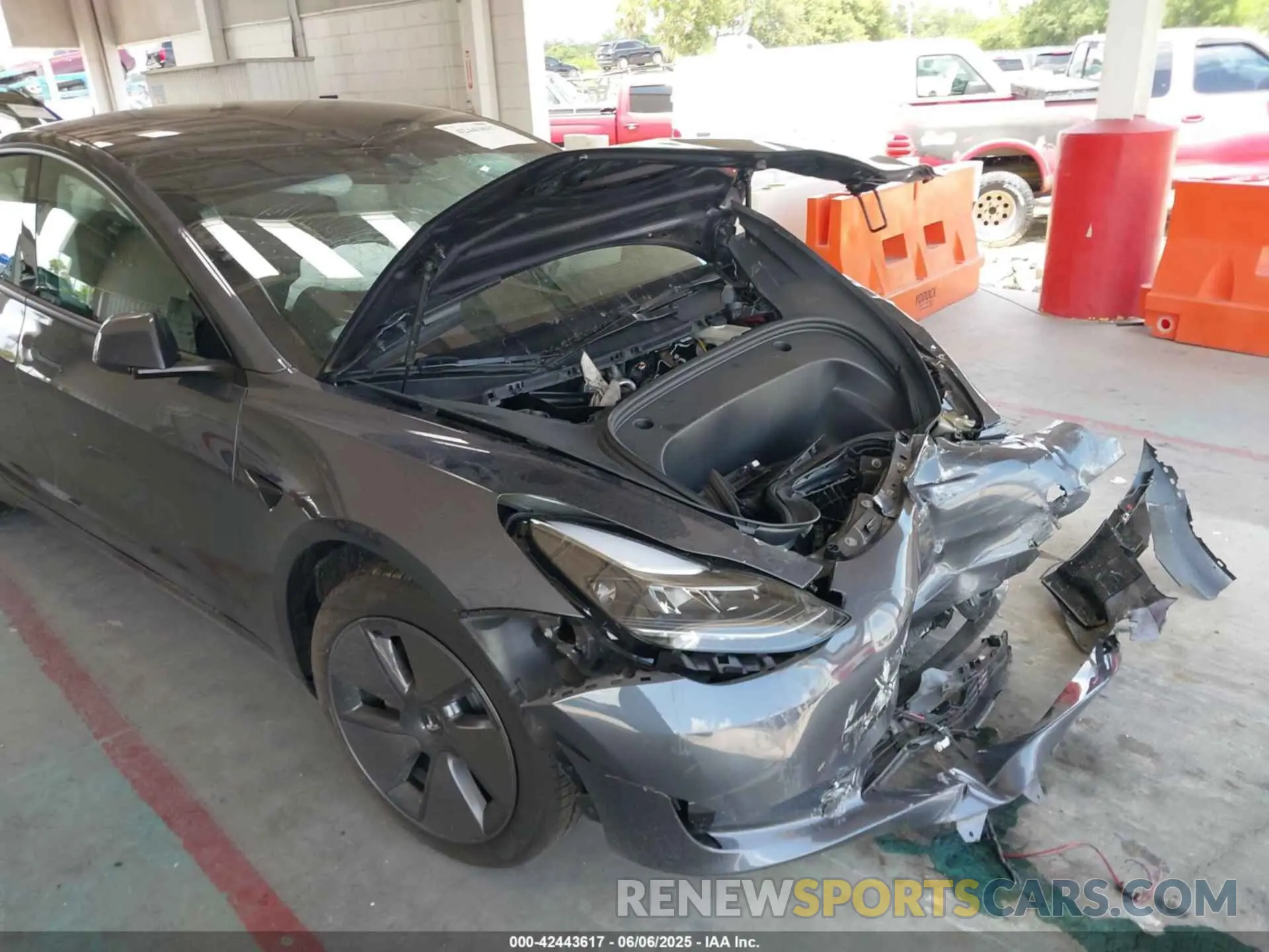 19 Photograph of a damaged car 5YJ3E1EA3PF618866 TESLA MODEL 3 2023