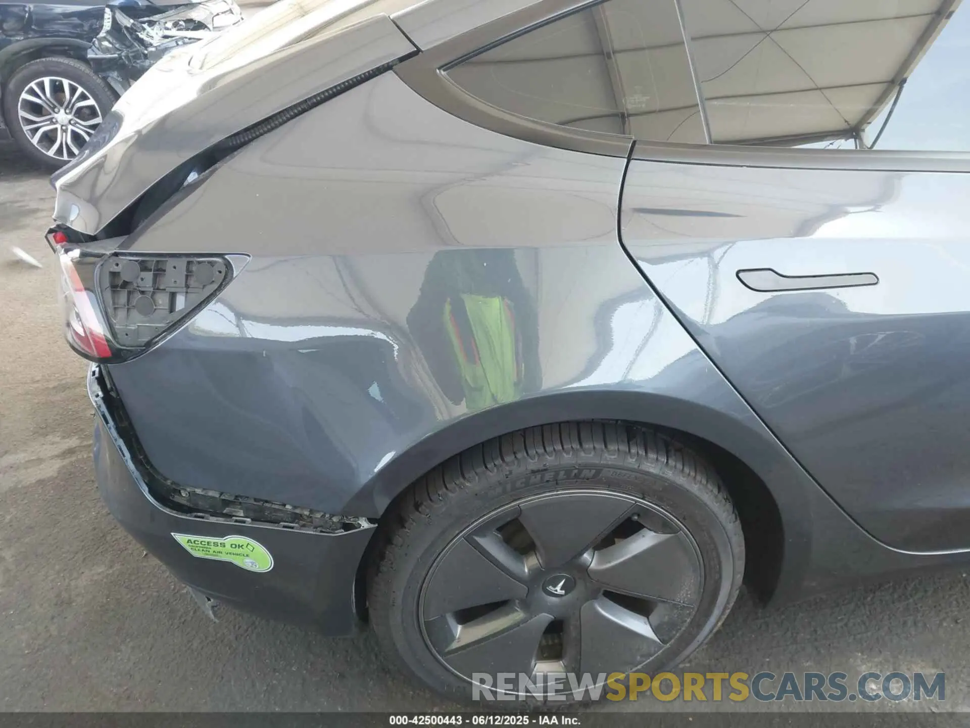 18 Фотография поврежденного автомобиля 5YJ3E1EA3PF622898 TESLA MODEL 3 2023