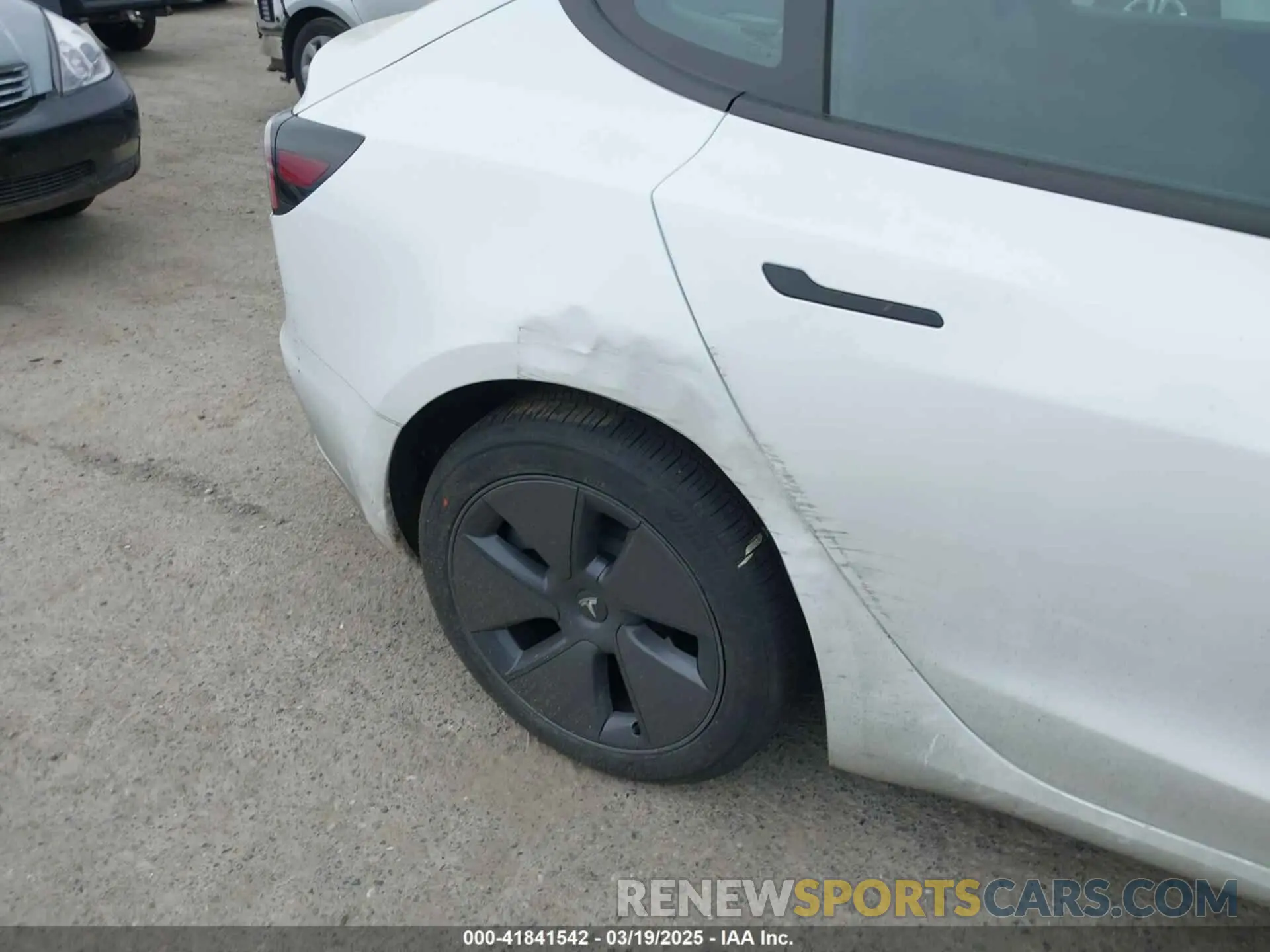 18 Фотография поврежденного автомобиля 5YJ3E1EA3PF672815 TESLA MODEL 3 2023