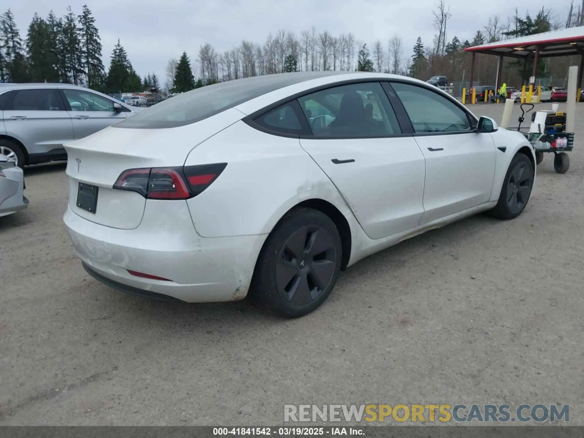 4 Фотография поврежденного автомобиля 5YJ3E1EA3PF672815 TESLA MODEL 3 2023
