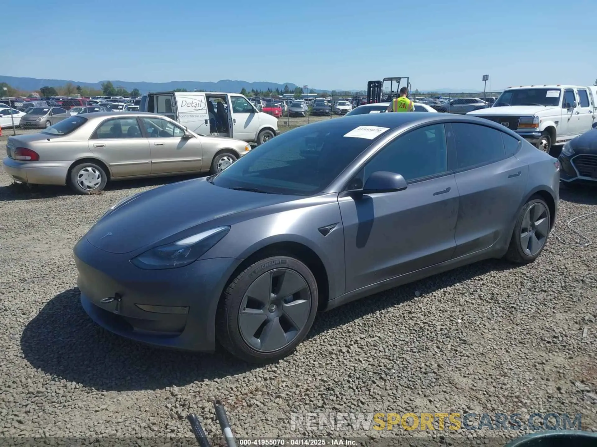2 Photograph of a damaged car 5YJ3E1EA3PF705831 TESLA MODEL 3 2023