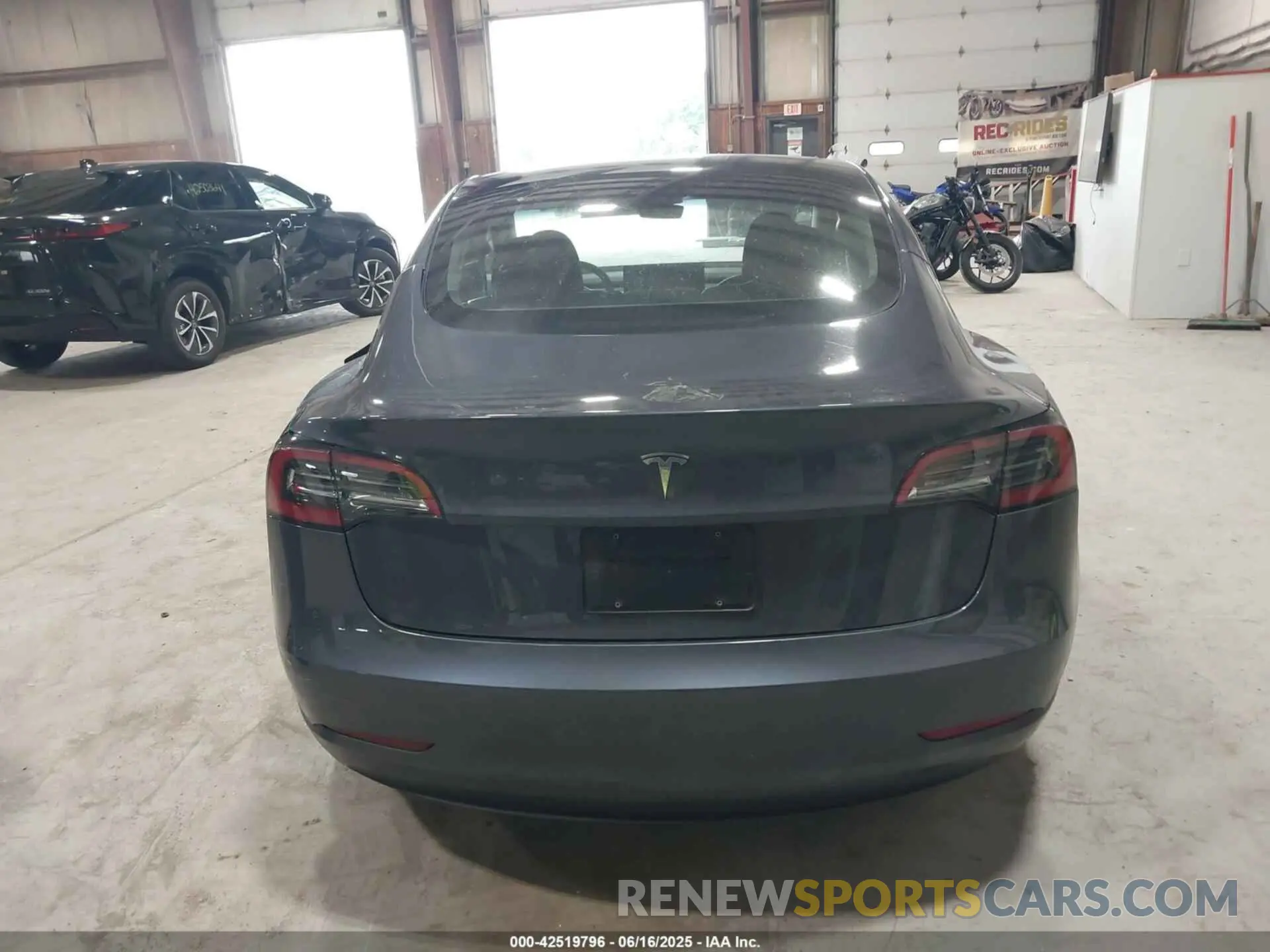 15 Фотография поврежденного автомобиля 5YJ3E1EA3PF705909 TESLA MODEL 3 2023