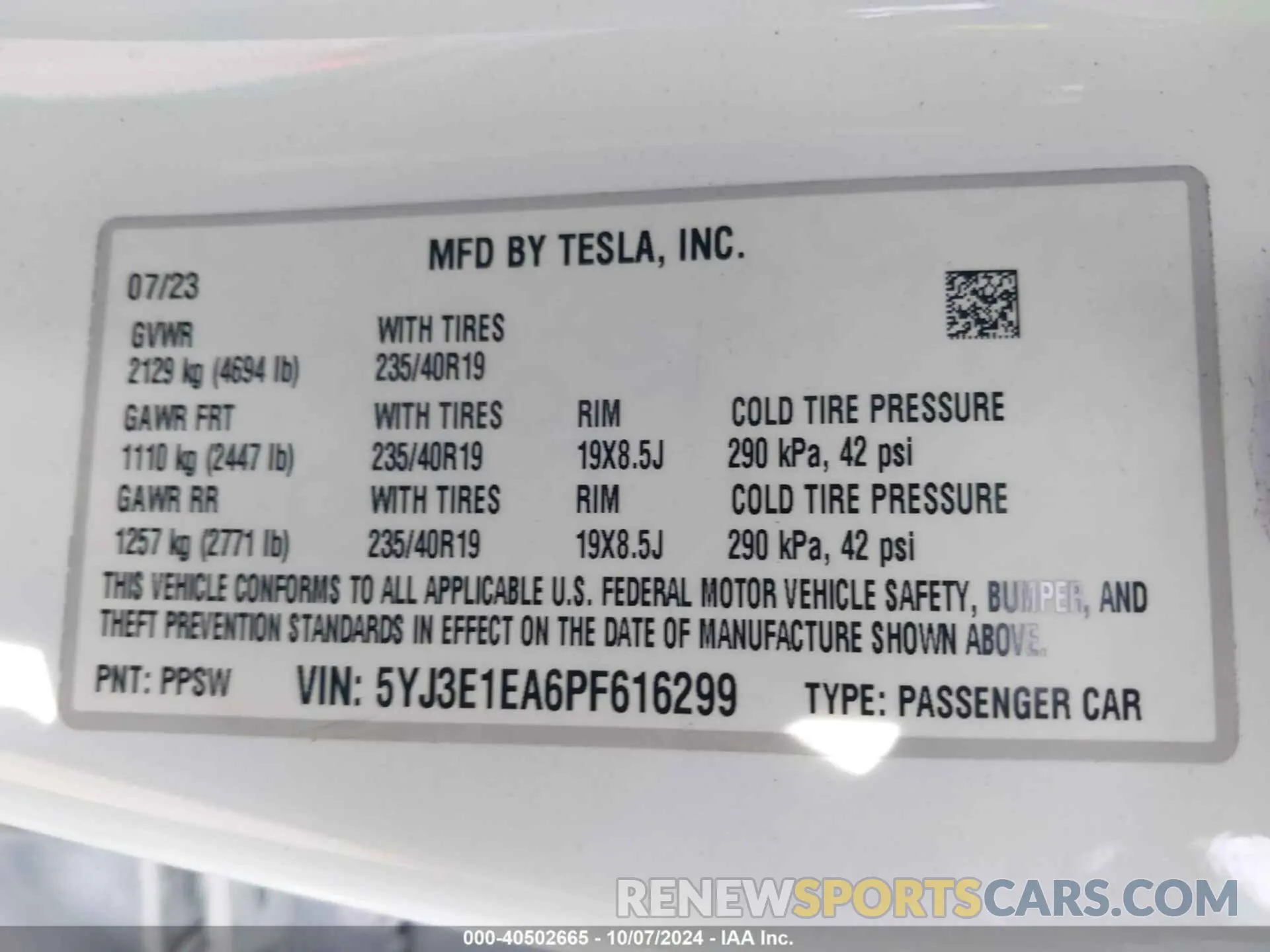 9 Photograph of a damaged car 5YJ3E1EA4PF402069 TESLA MODEL 3 2023