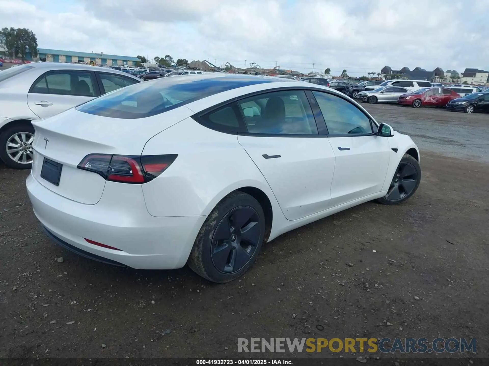 4 Photograph of a damaged car 5YJ3E1EA4PF405361 TESLA MODEL 3 2023