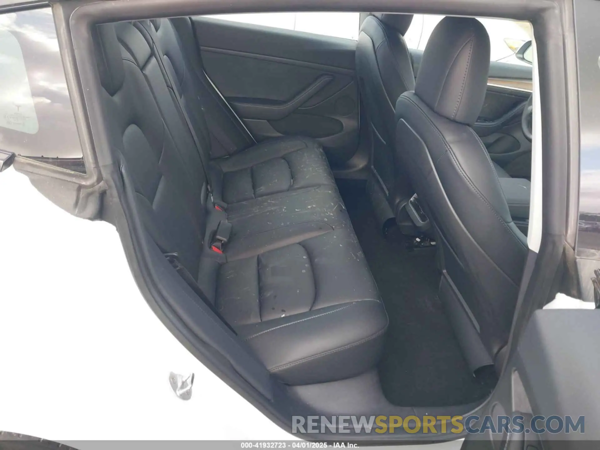 8 Photograph of a damaged car 5YJ3E1EA4PF405361 TESLA MODEL 3 2023