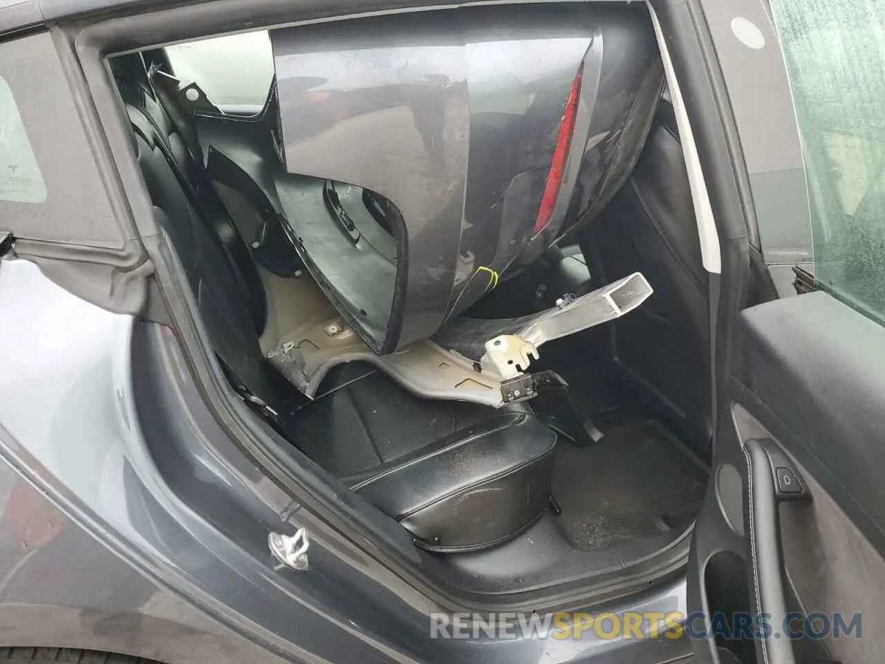 10 Photograph of a damaged car 5YJ3E1EA4PF413492 TESLA MODEL 3 2023