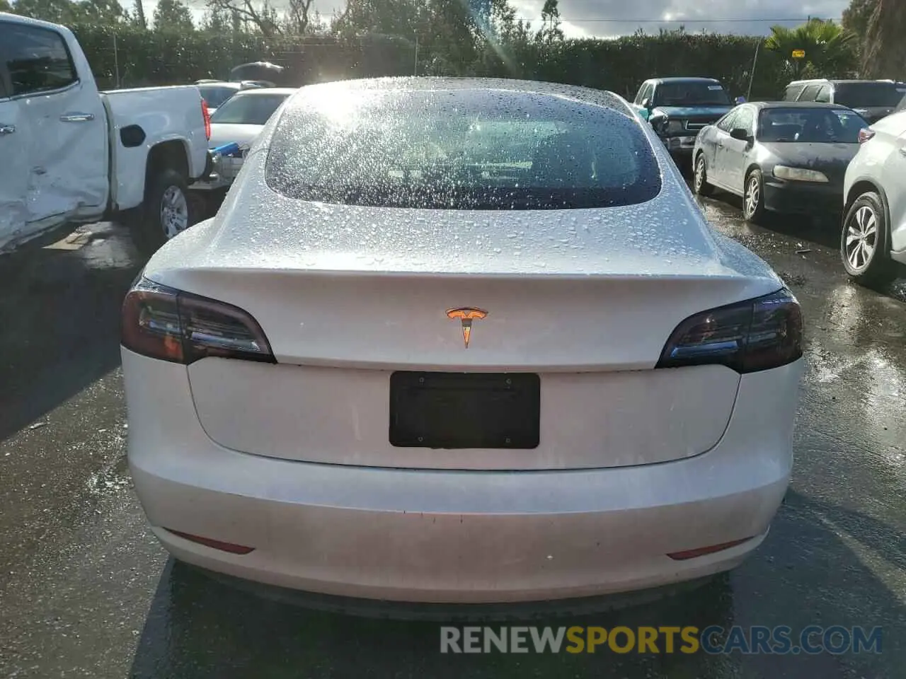 6 Photograph of a damaged car 5YJ3E1EA4PF430146 TESLA MODEL 3 2023