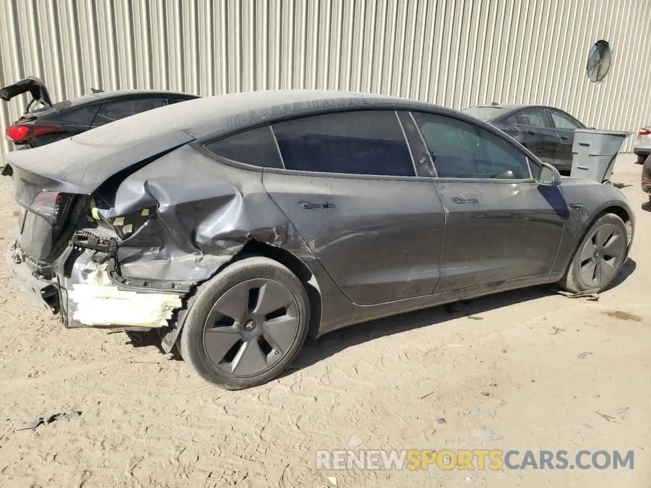 3 Photograph of a damaged car 5YJ3E1EA4PF473675 TESLA MODEL 3 2023