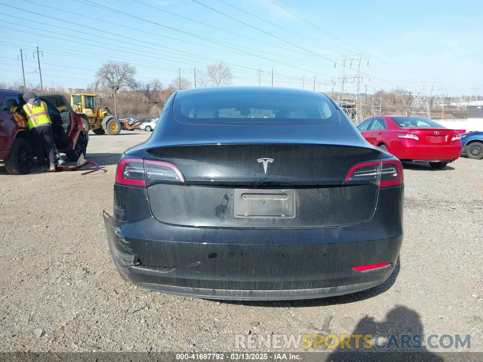 17 Фотография поврежденного автомобиля 5YJ3E1EA4PF509459 TESLA MODEL 3 2023