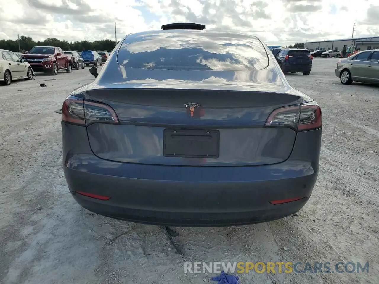 6 Photograph of a damaged car 5YJ3E1EA4PF558094 TESLA MODEL 3 2023