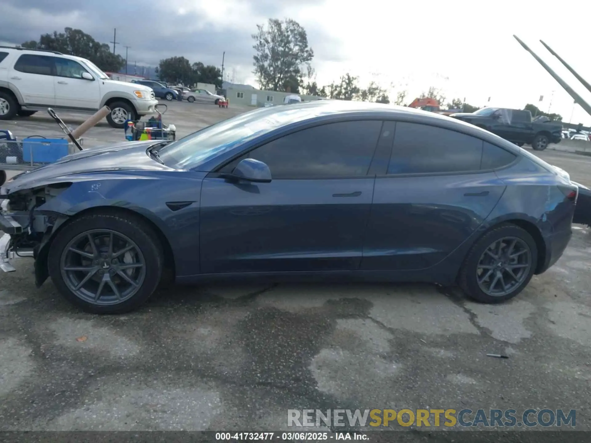 15 Photograph of a damaged car 5YJ3E1EA4PF569645 TESLA MODEL 3 2023