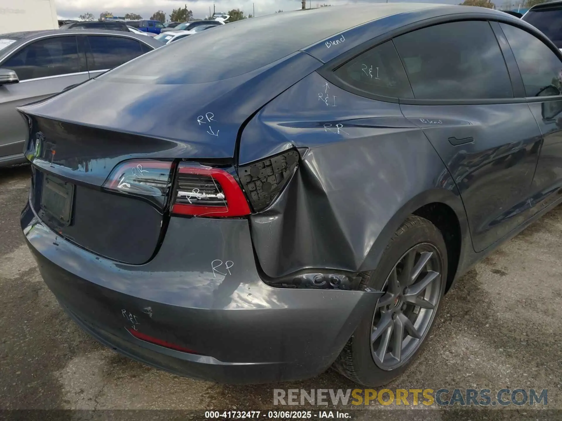 20 Photograph of a damaged car 5YJ3E1EA4PF569645 TESLA MODEL 3 2023