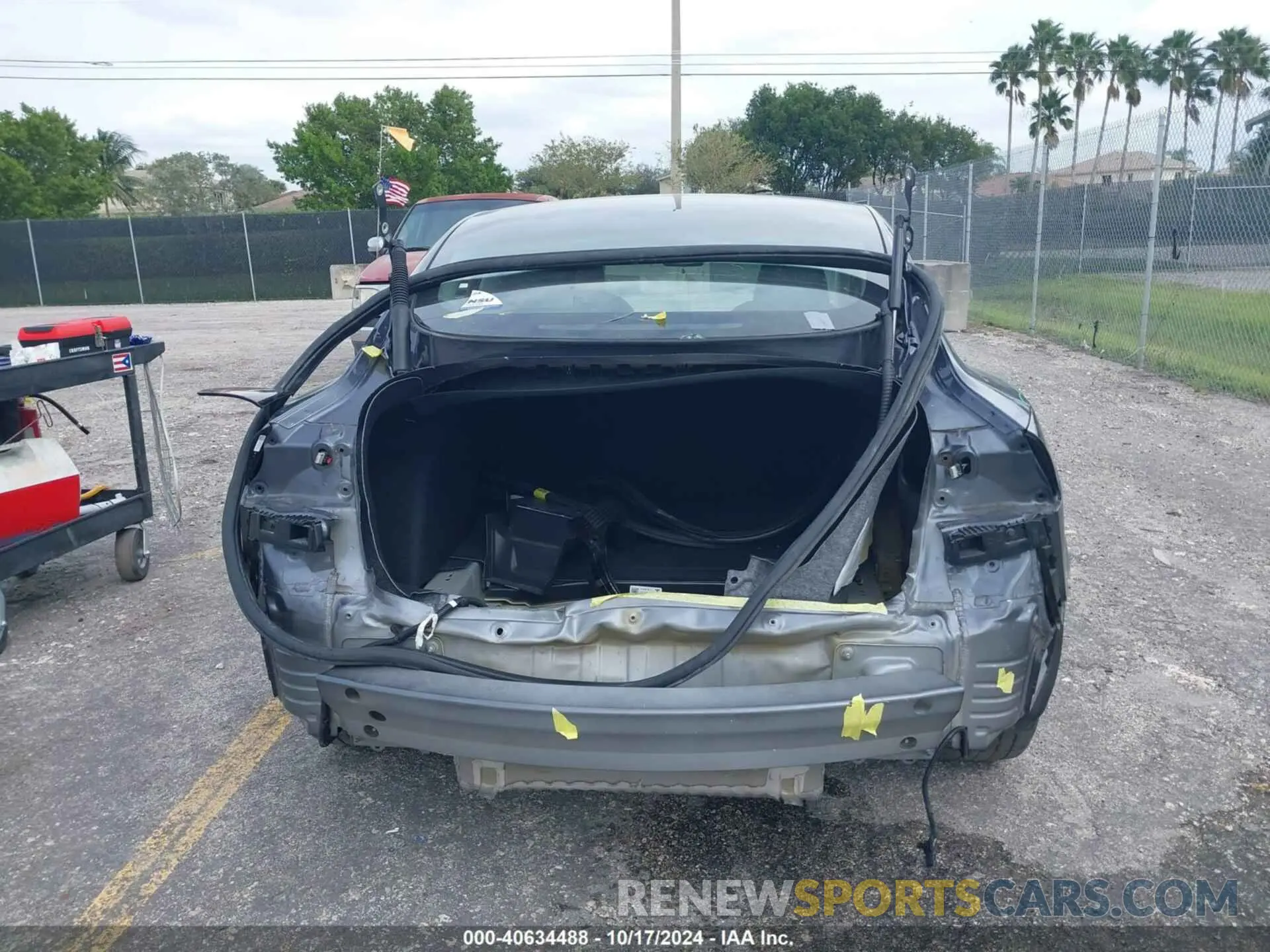 6 Photograph of a damaged car 5YJ3E1EA4PF570469 TESLA MODEL 3 2023