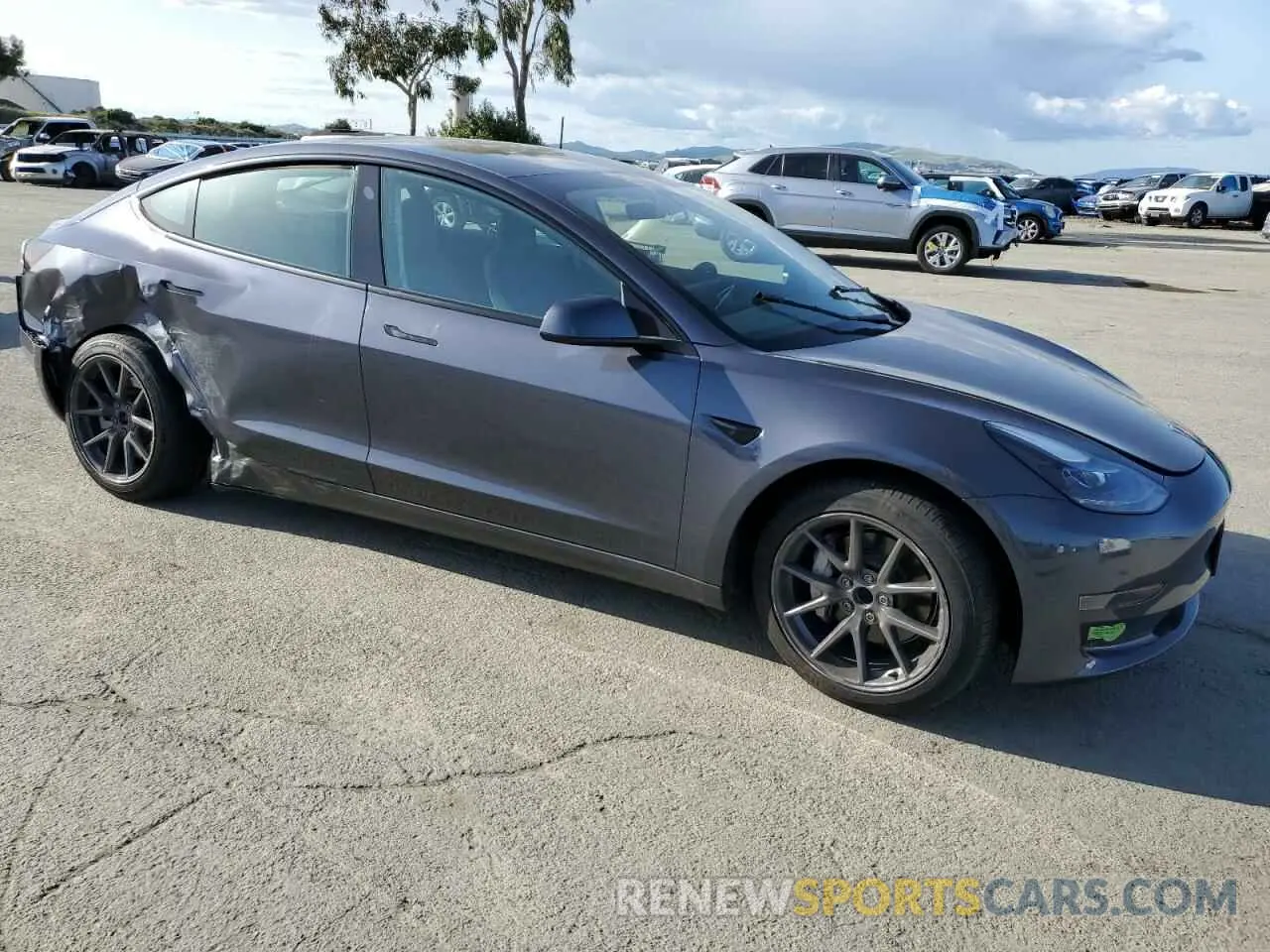 4 Фотография поврежденного автомобиля 5YJ3E1EA4PF570942 TESLA MODEL 3 2023