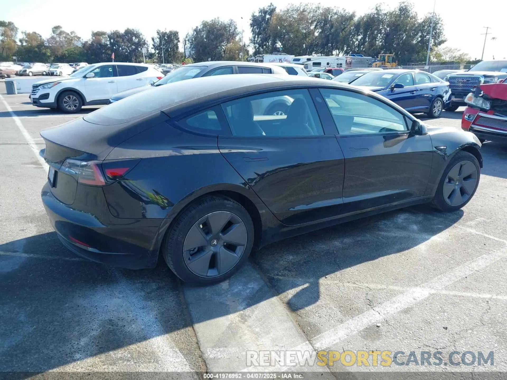 4 Photograph of a damaged car 5YJ3E1EA4PF571895 TESLA MODEL 3 2023