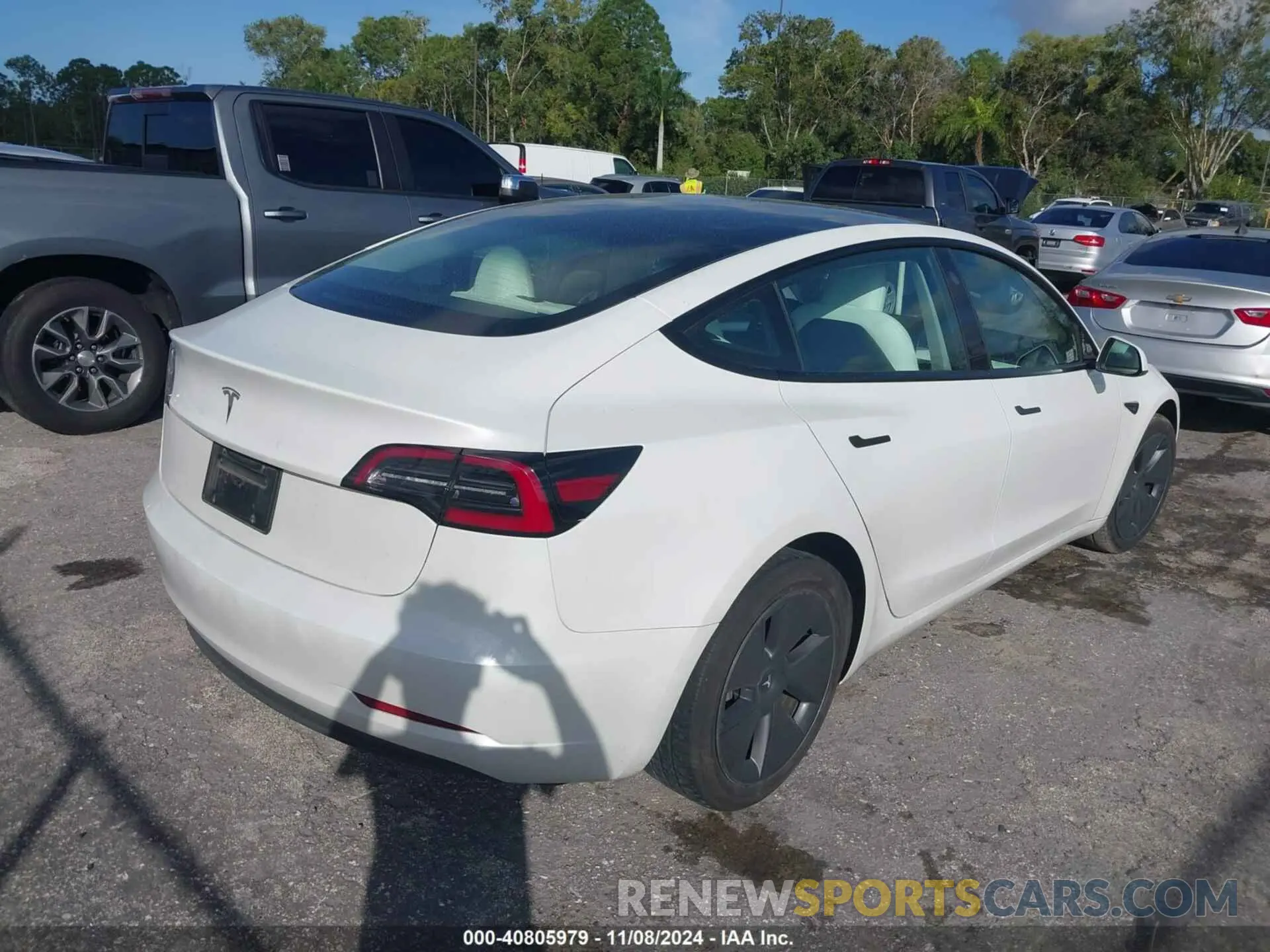 4 Photograph of a damaged car 5YJ3E1EA4PF574411 TESLA MODEL 3 2023