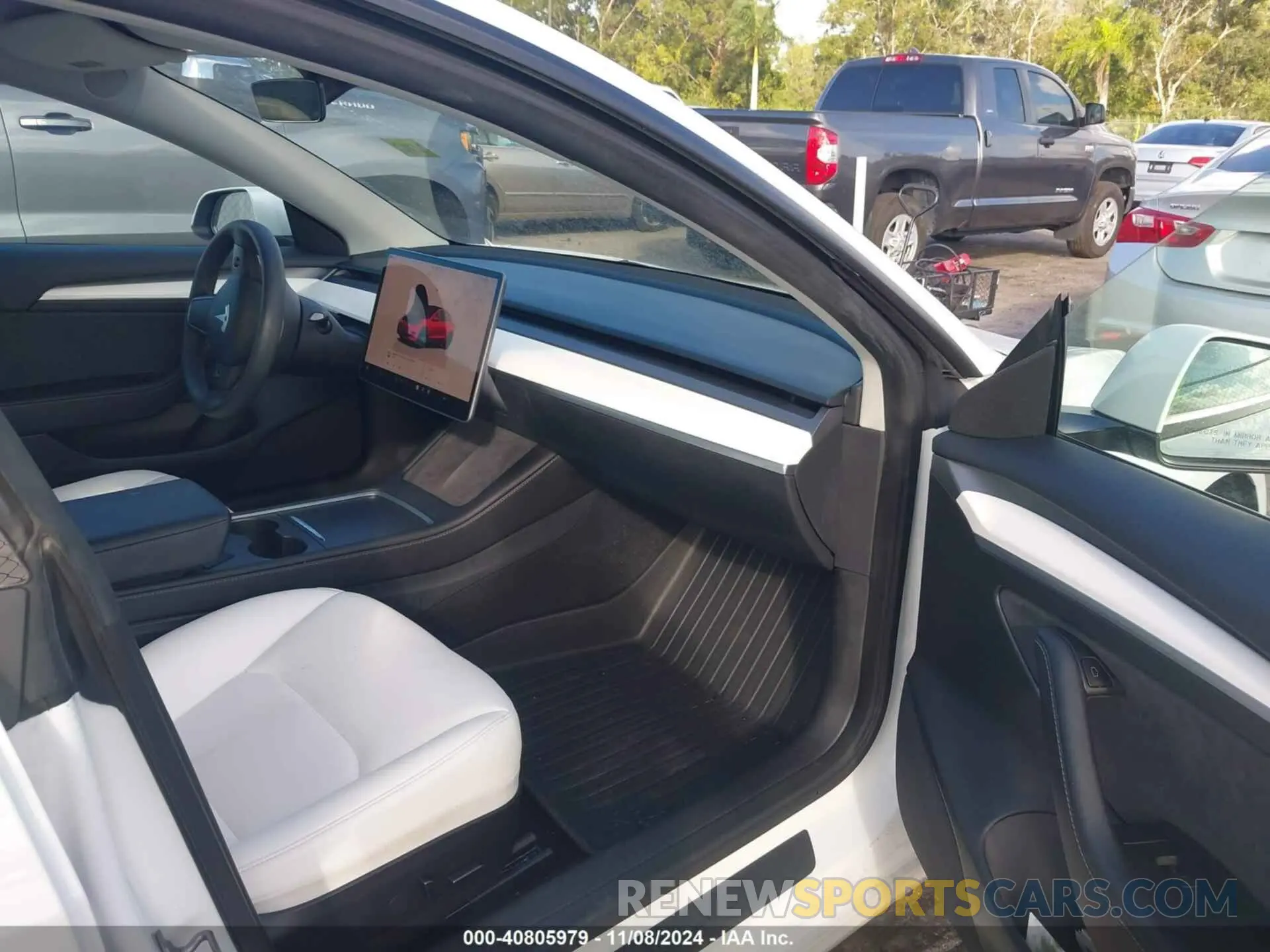 5 Photograph of a damaged car 5YJ3E1EA4PF574411 TESLA MODEL 3 2023