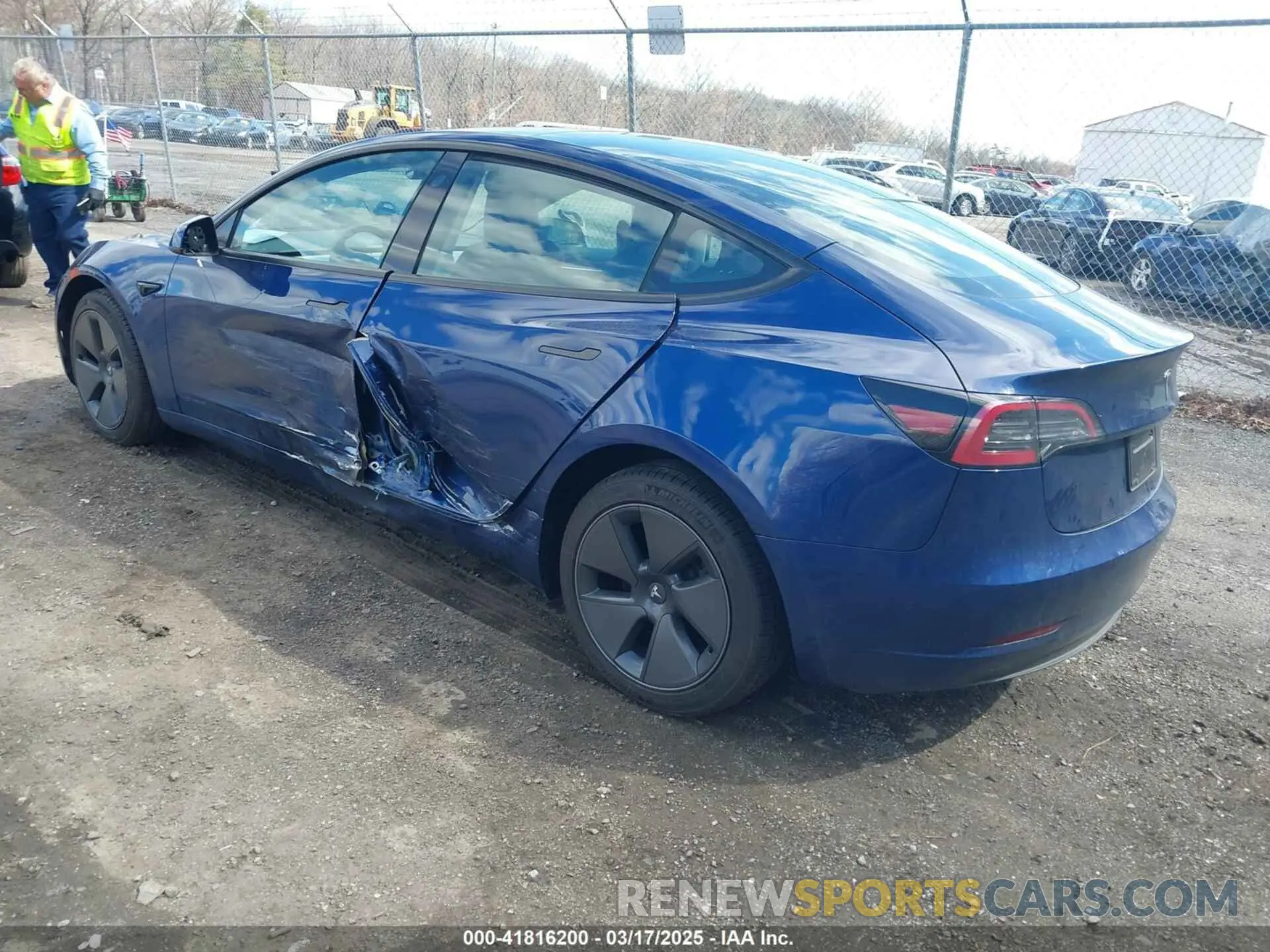 3 Фотография поврежденного автомобиля 5YJ3E1EA4PF581441 TESLA MODEL 3 2023