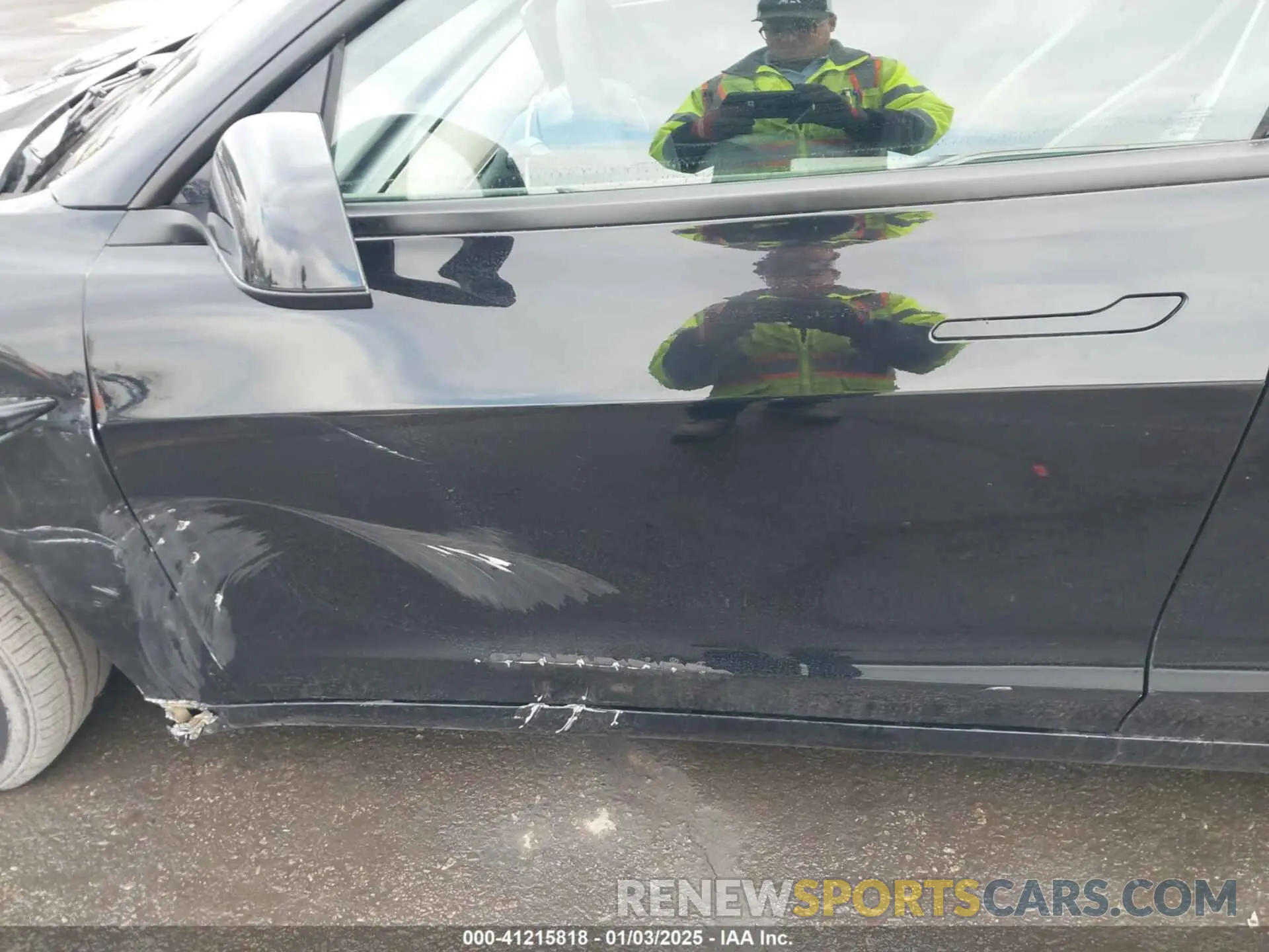 19 Photograph of a damaged car 5YJ3E1EA4PF605057 TESLA MODEL 3 2023