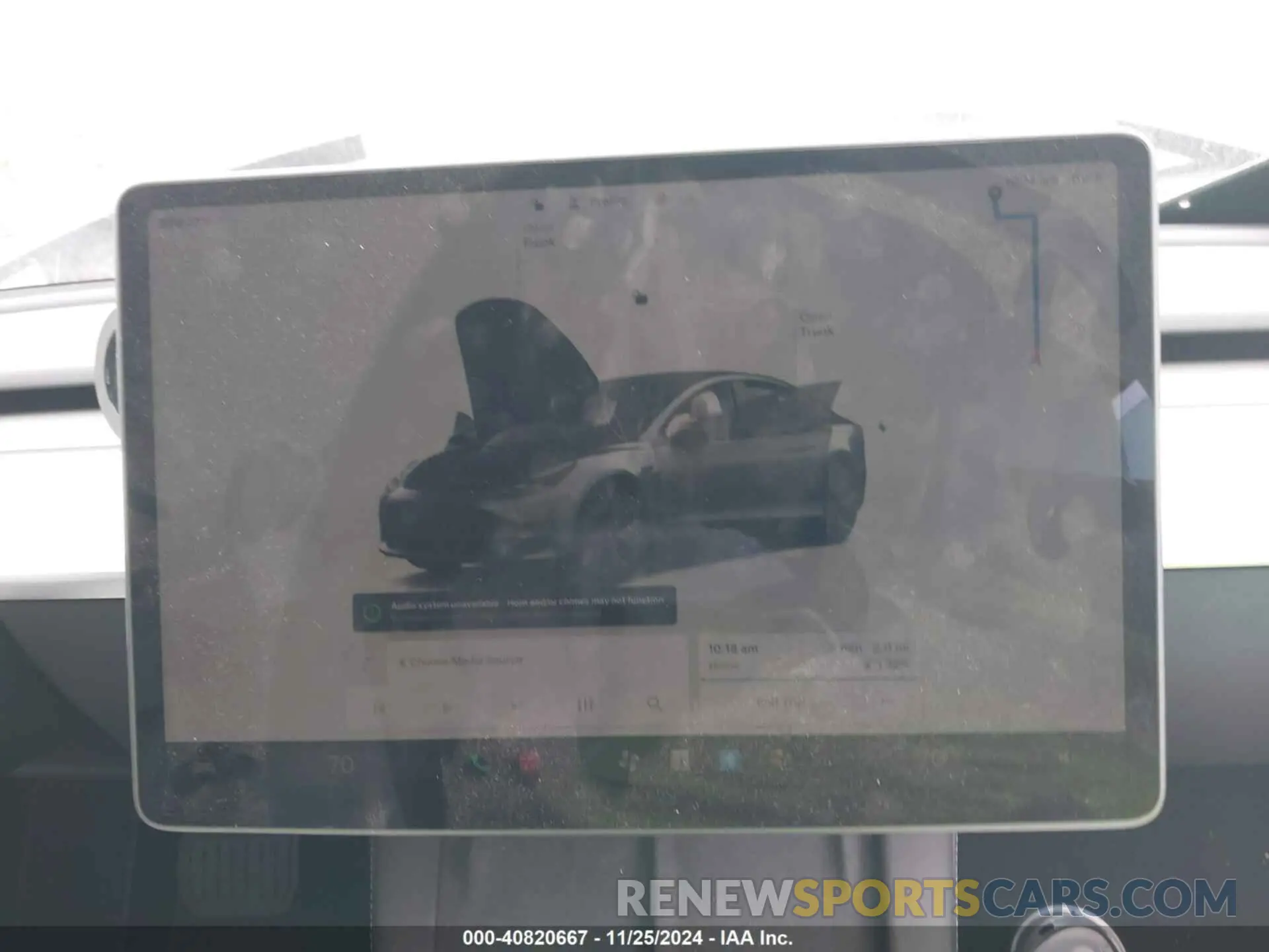 18 Photograph of a damaged car 5YJ3E1EA4PF638561 TESLA MODEL 3 2023