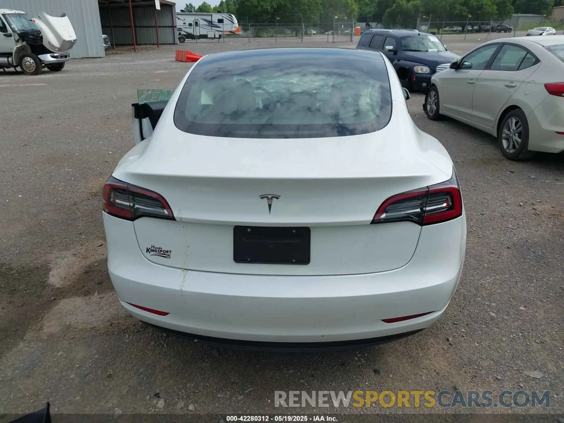 16 Photograph of a damaged car 5YJ3E1EA4PF644621 TESLA MODEL 3 2023