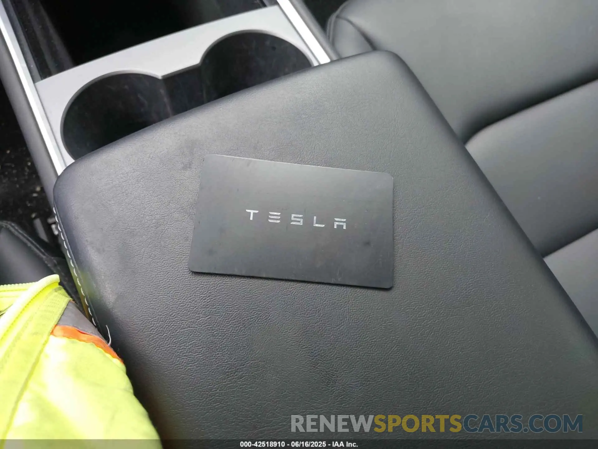 11 Фотография поврежденного автомобиля 5YJ3E1EA4PF657112 TESLA MODEL 3 2023