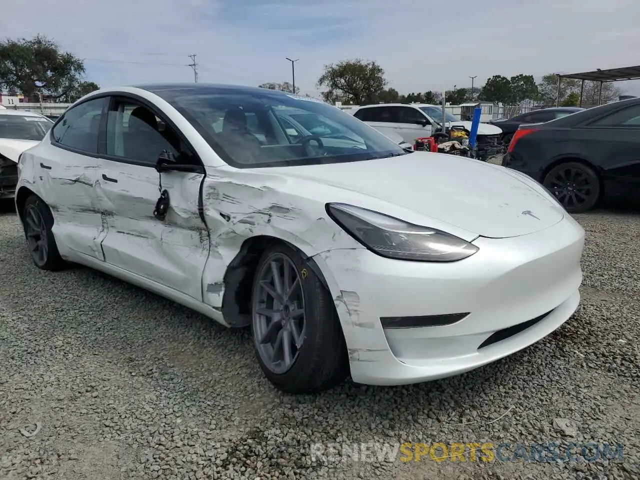 4 Photograph of a damaged car 5YJ3E1EA4PF664982 TESLA MODEL 3 2023