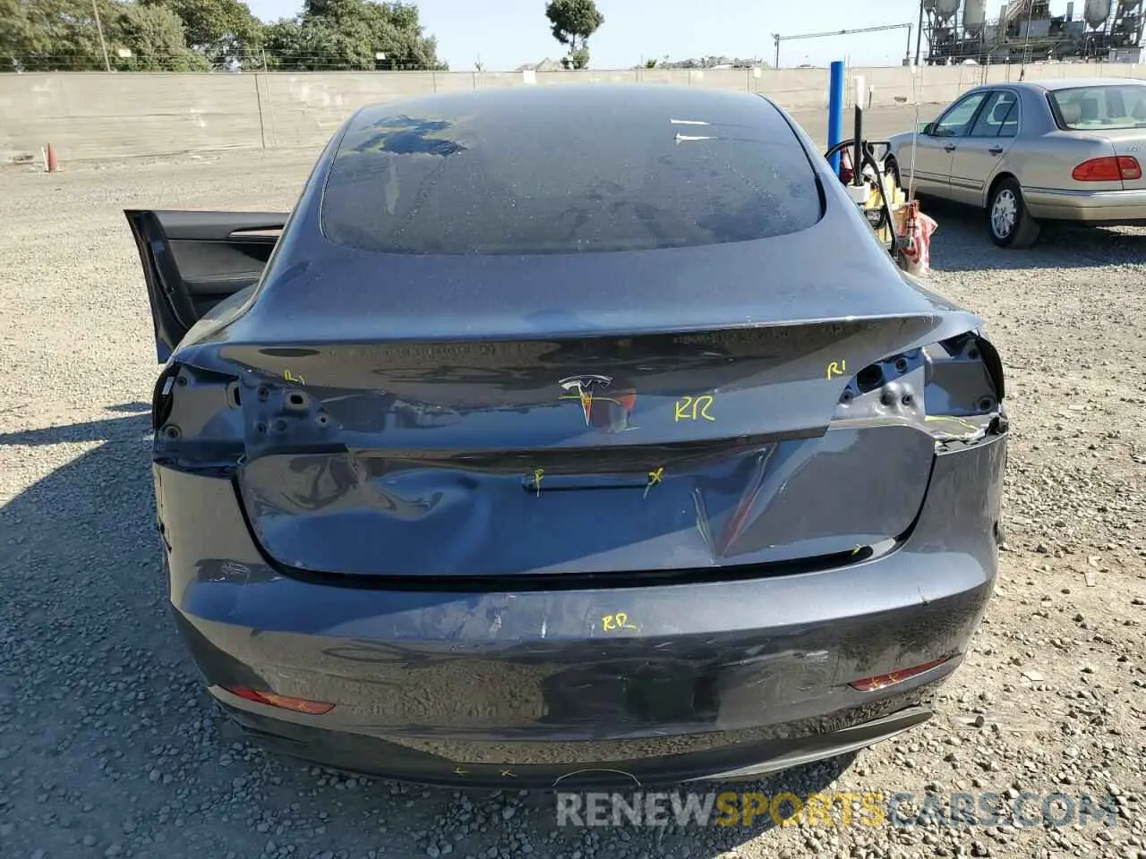 6 Photograph of a damaged car 5YJ3E1EA4PF666778 TESLA MODEL 3 2023