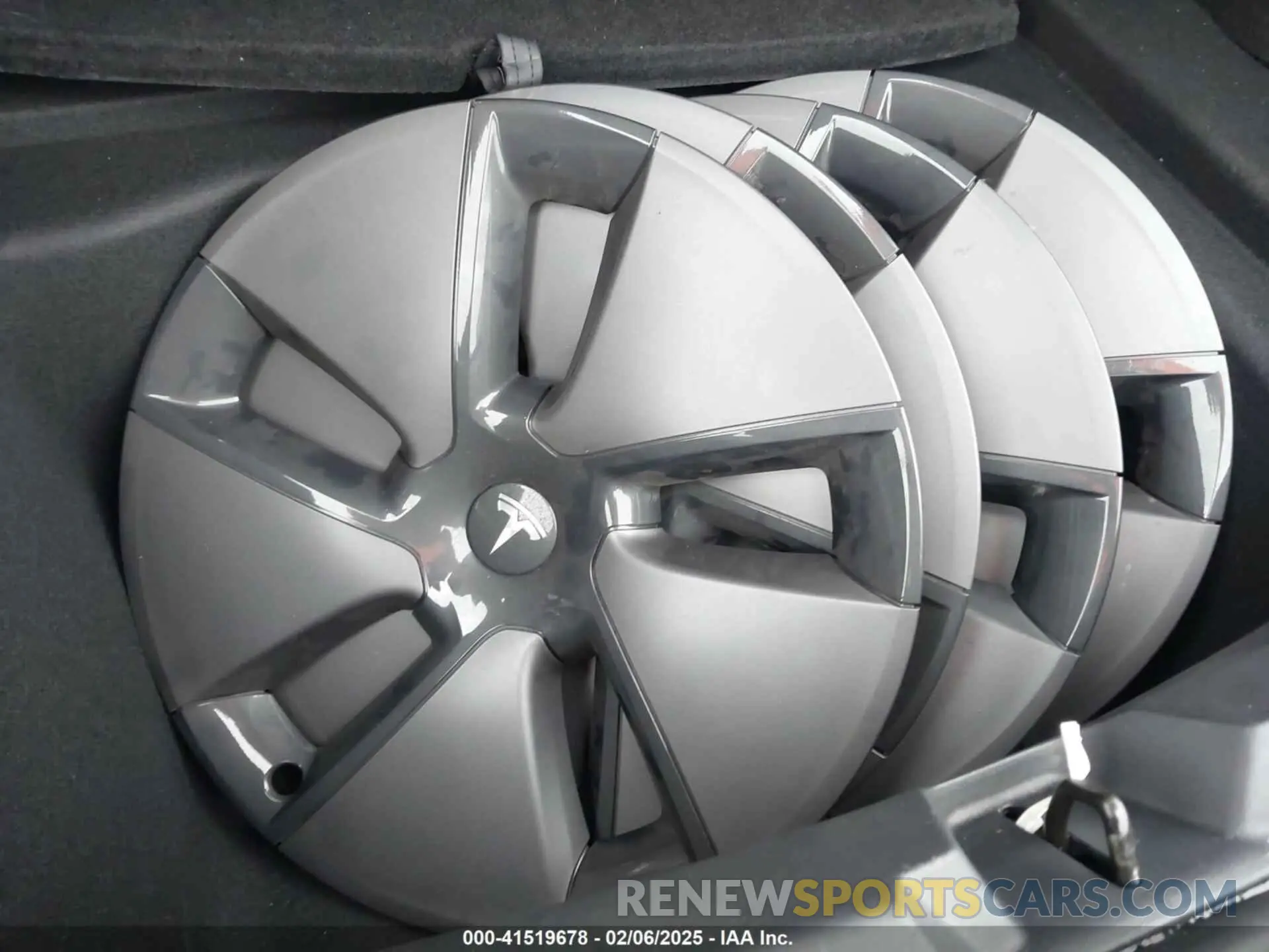12 Photograph of a damaged car 5YJ3E1EA4PF678395 TESLA MODEL 3 2023