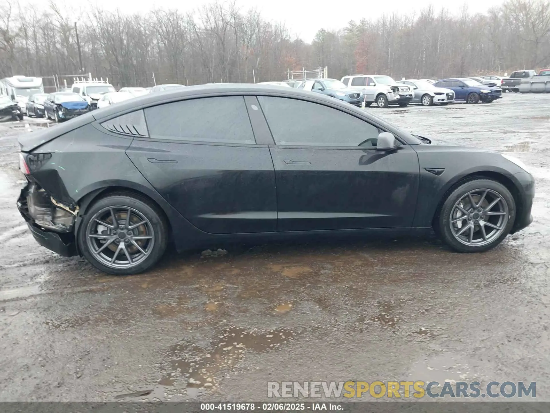 14 Photograph of a damaged car 5YJ3E1EA4PF678395 TESLA MODEL 3 2023