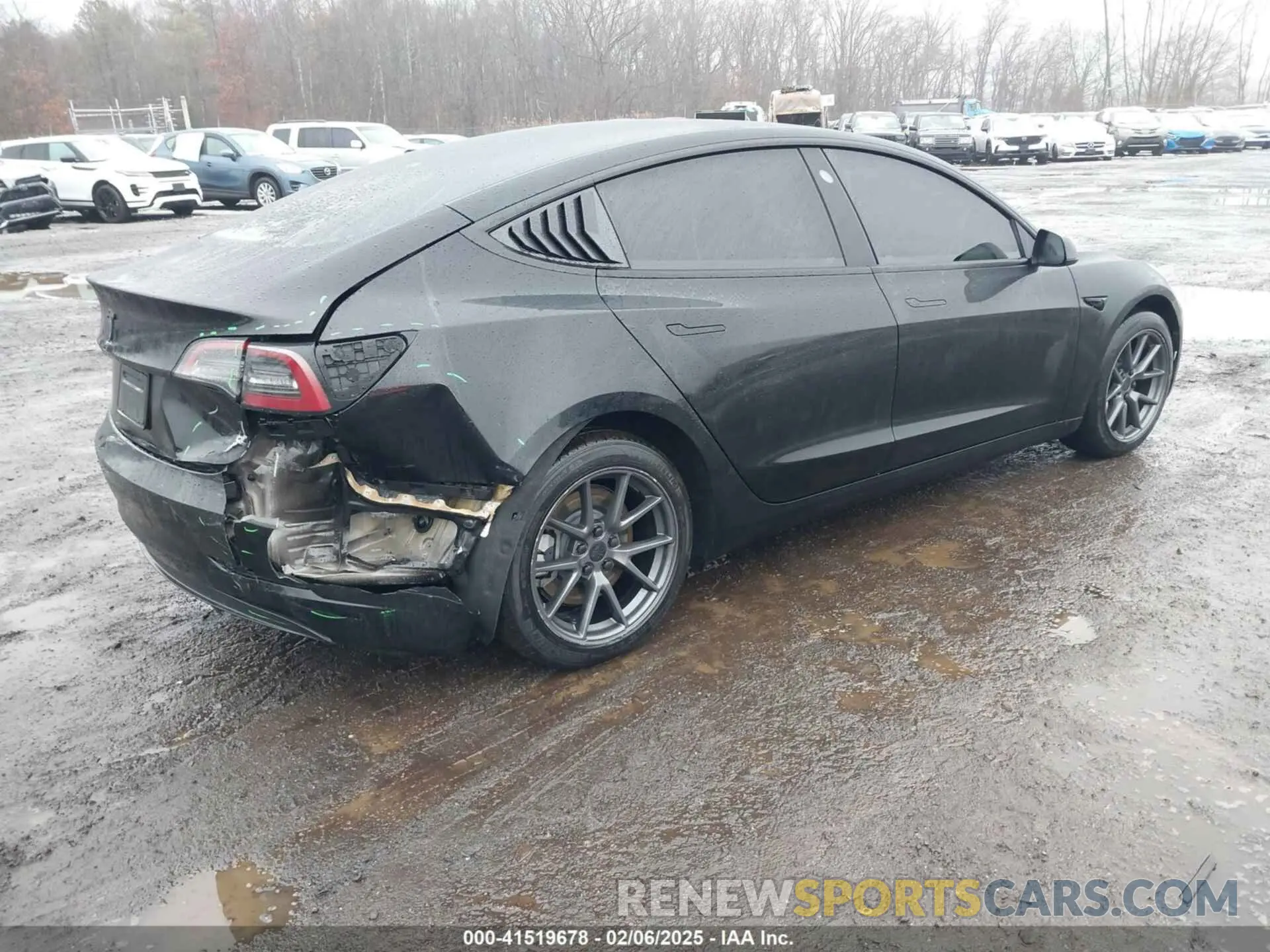 4 Photograph of a damaged car 5YJ3E1EA4PF678395 TESLA MODEL 3 2023