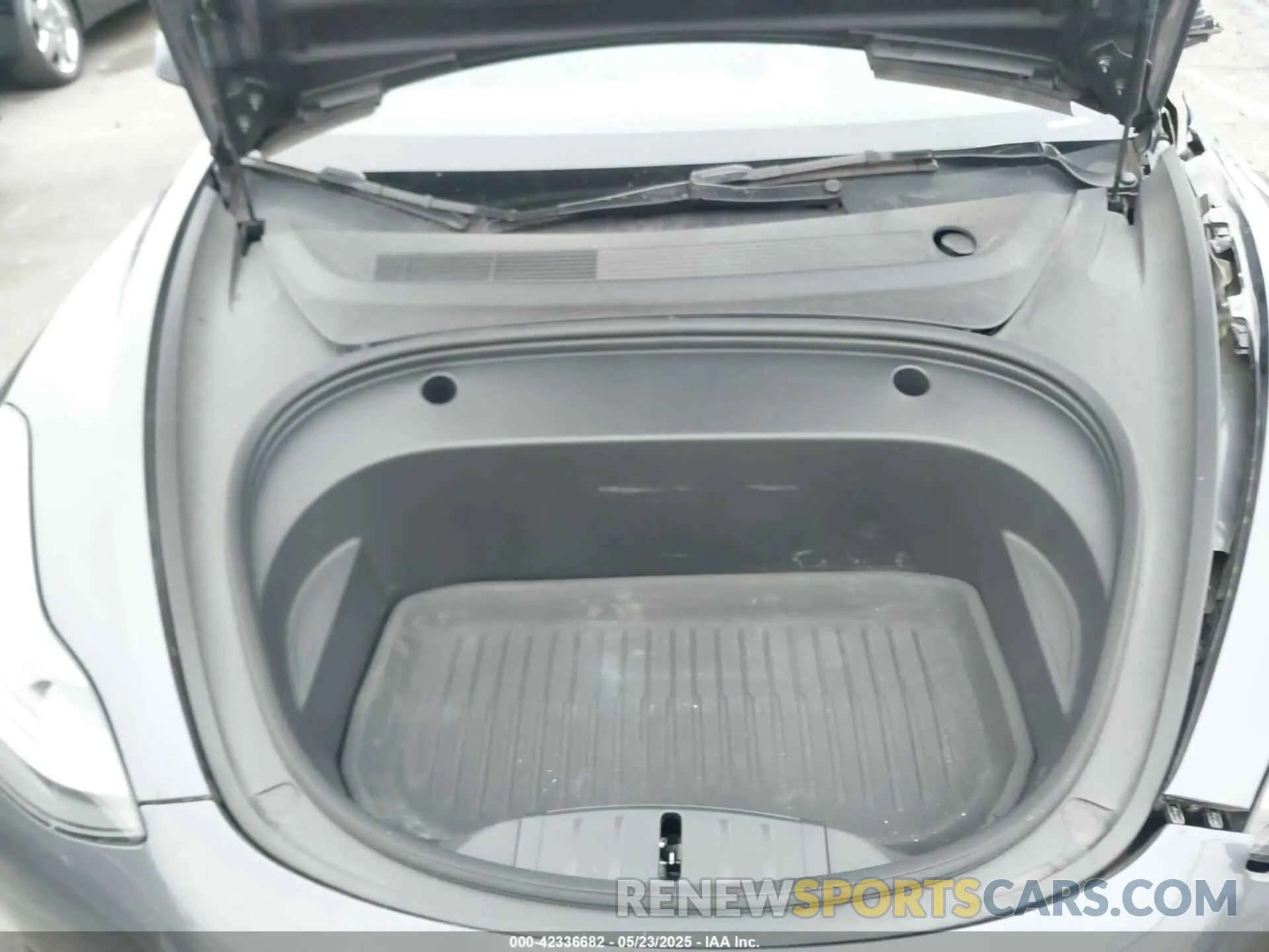 10 Photograph of a damaged car 5YJ3E1EA4PF705949 TESLA MODEL 3 2023