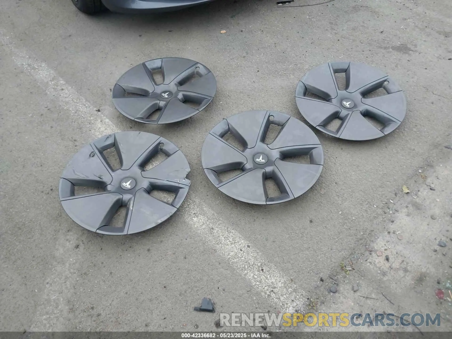 11 Photograph of a damaged car 5YJ3E1EA4PF705949 TESLA MODEL 3 2023