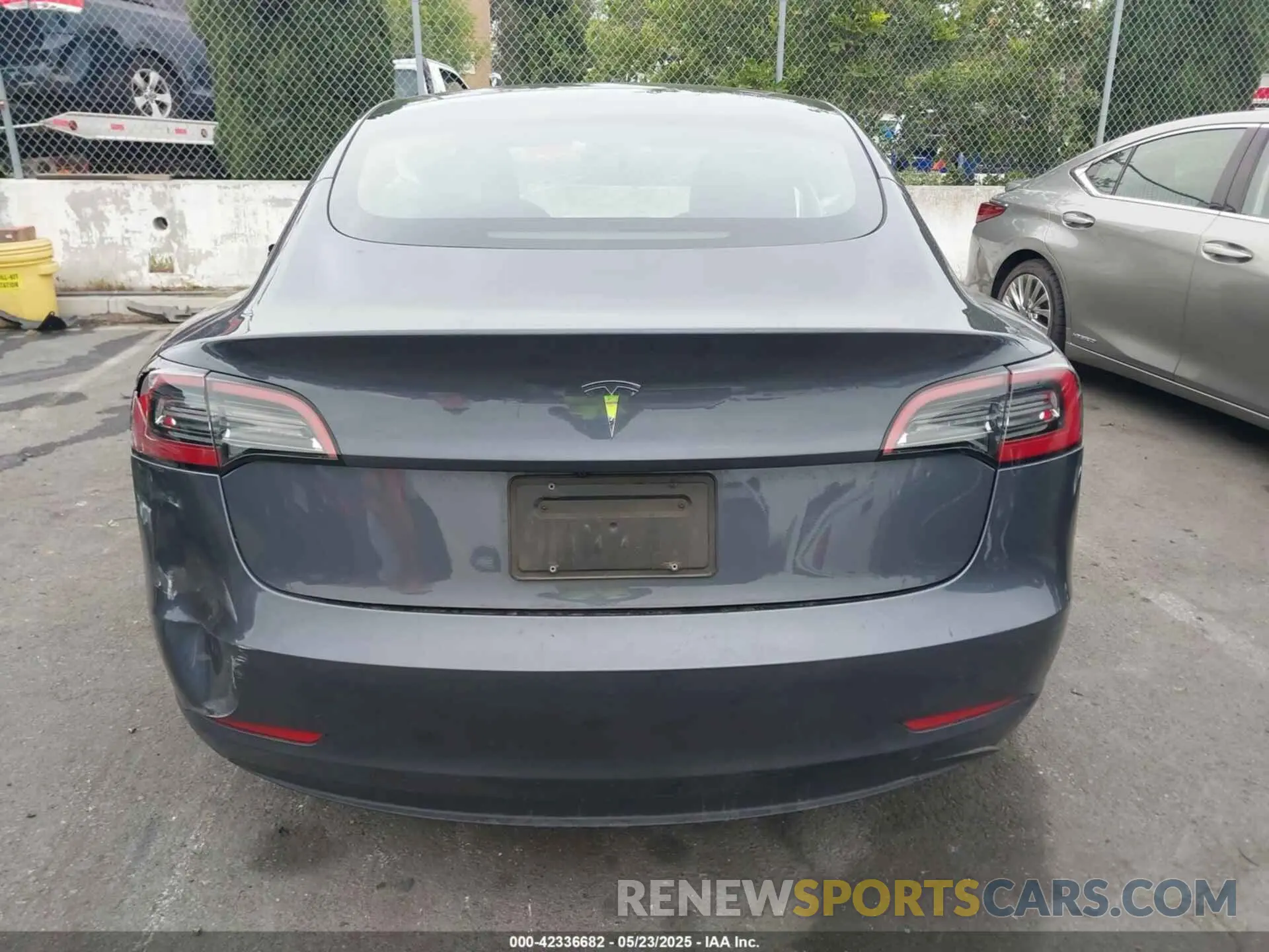 16 Photograph of a damaged car 5YJ3E1EA4PF705949 TESLA MODEL 3 2023
