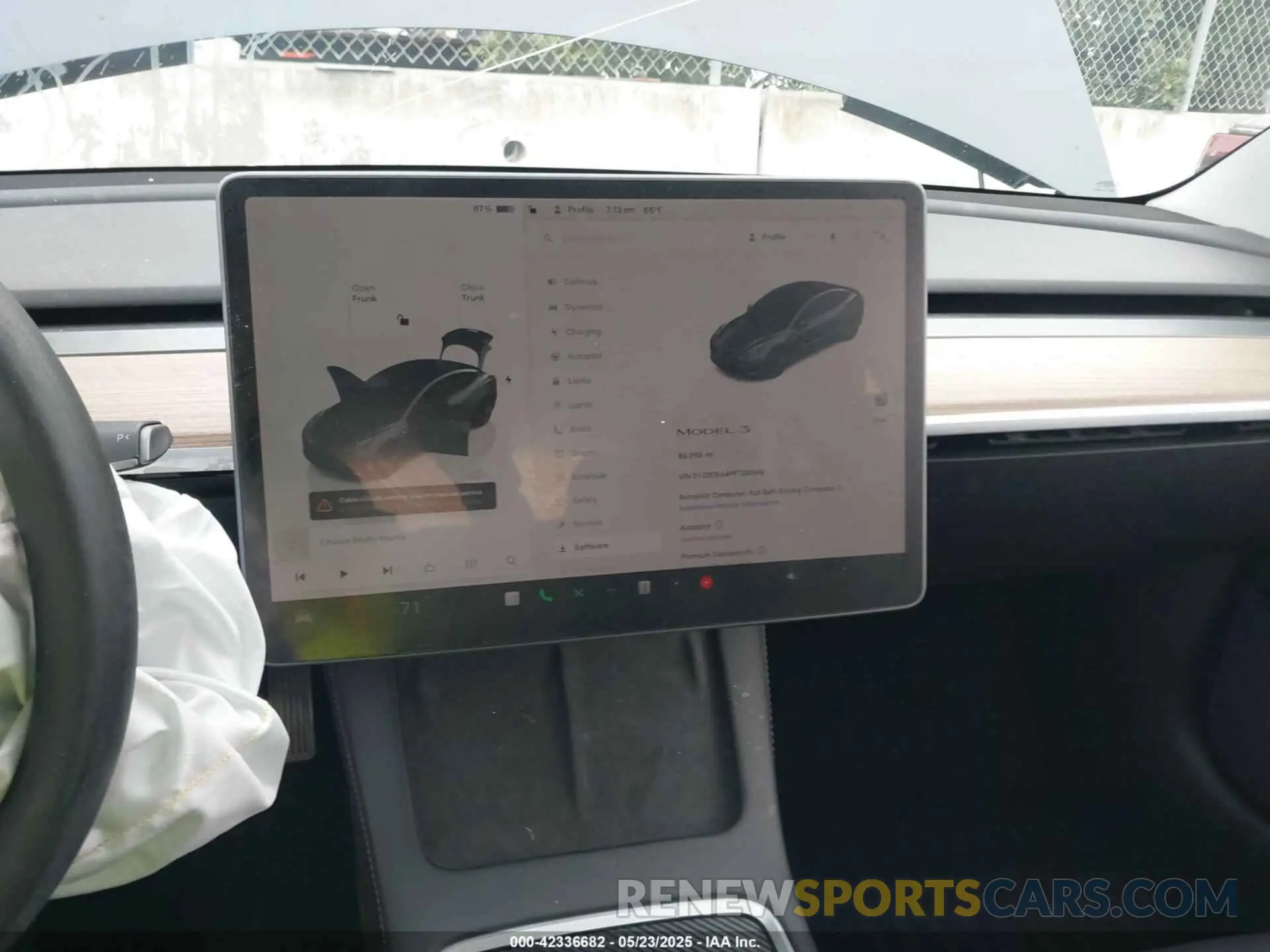 18 Photograph of a damaged car 5YJ3E1EA4PF705949 TESLA MODEL 3 2023