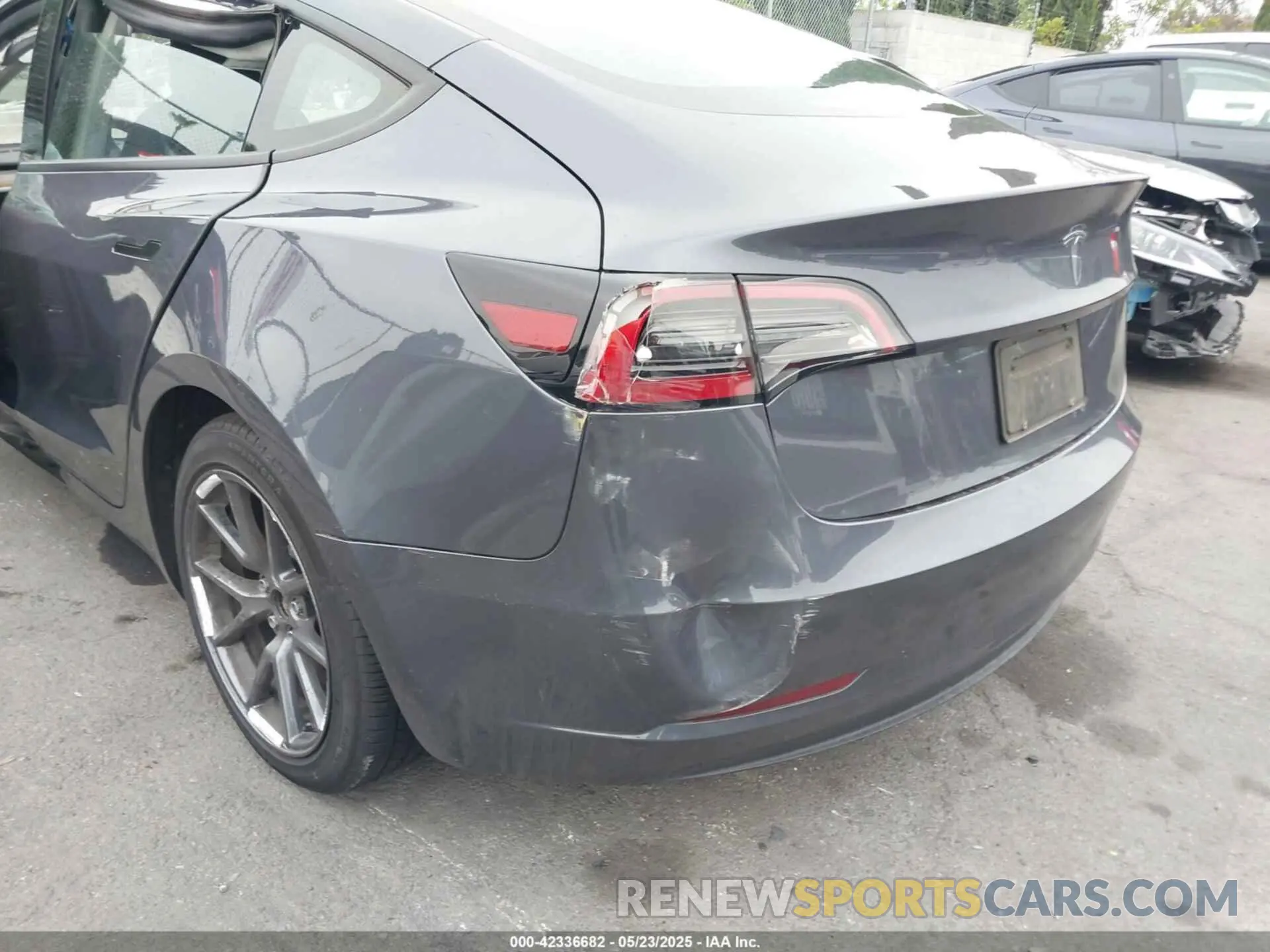 19 Photograph of a damaged car 5YJ3E1EA4PF705949 TESLA MODEL 3 2023