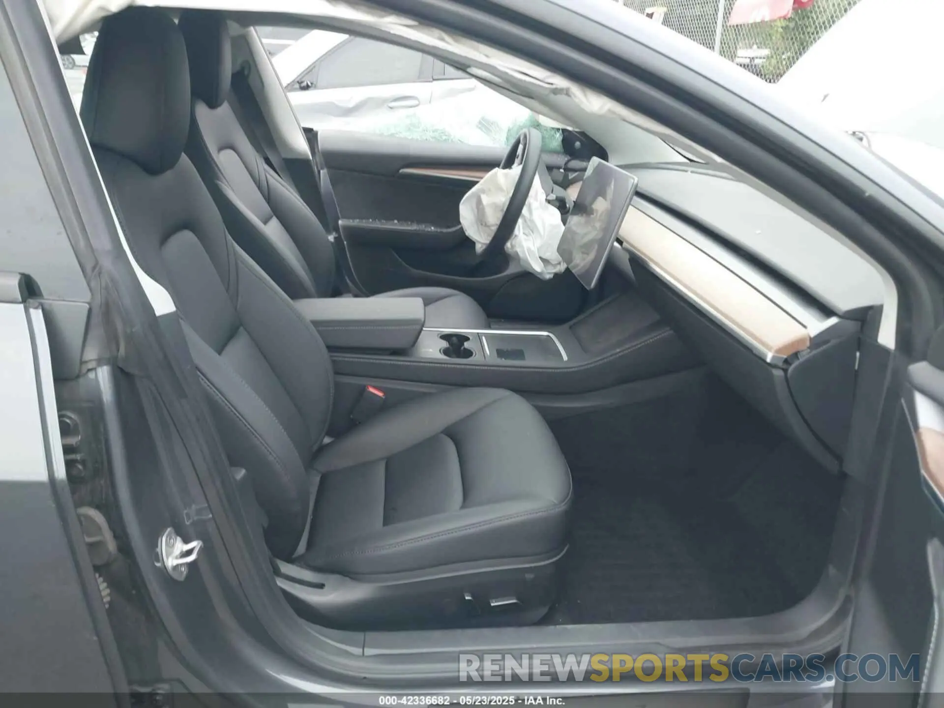 5 Photograph of a damaged car 5YJ3E1EA4PF705949 TESLA MODEL 3 2023