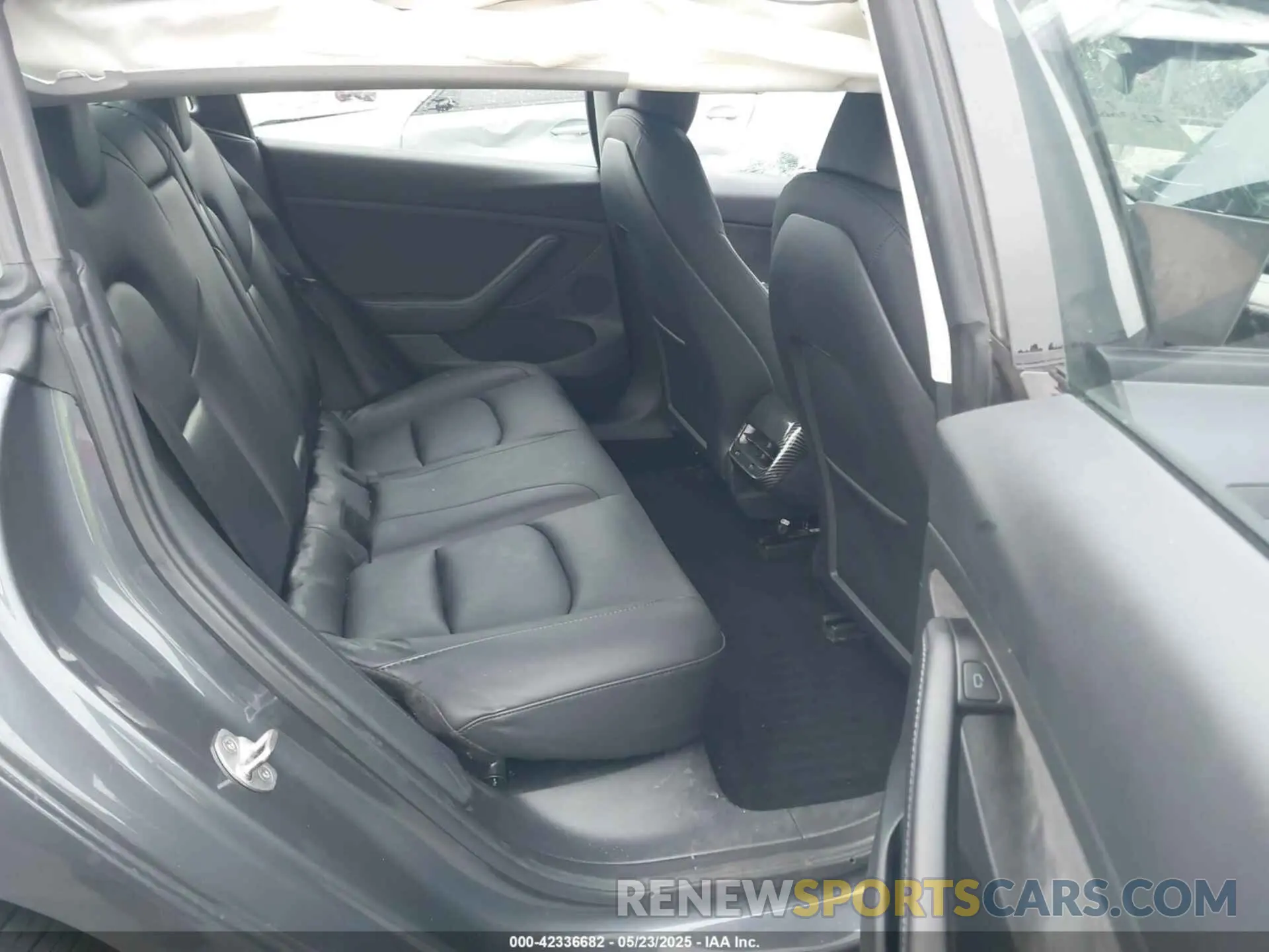 8 Photograph of a damaged car 5YJ3E1EA4PF705949 TESLA MODEL 3 2023