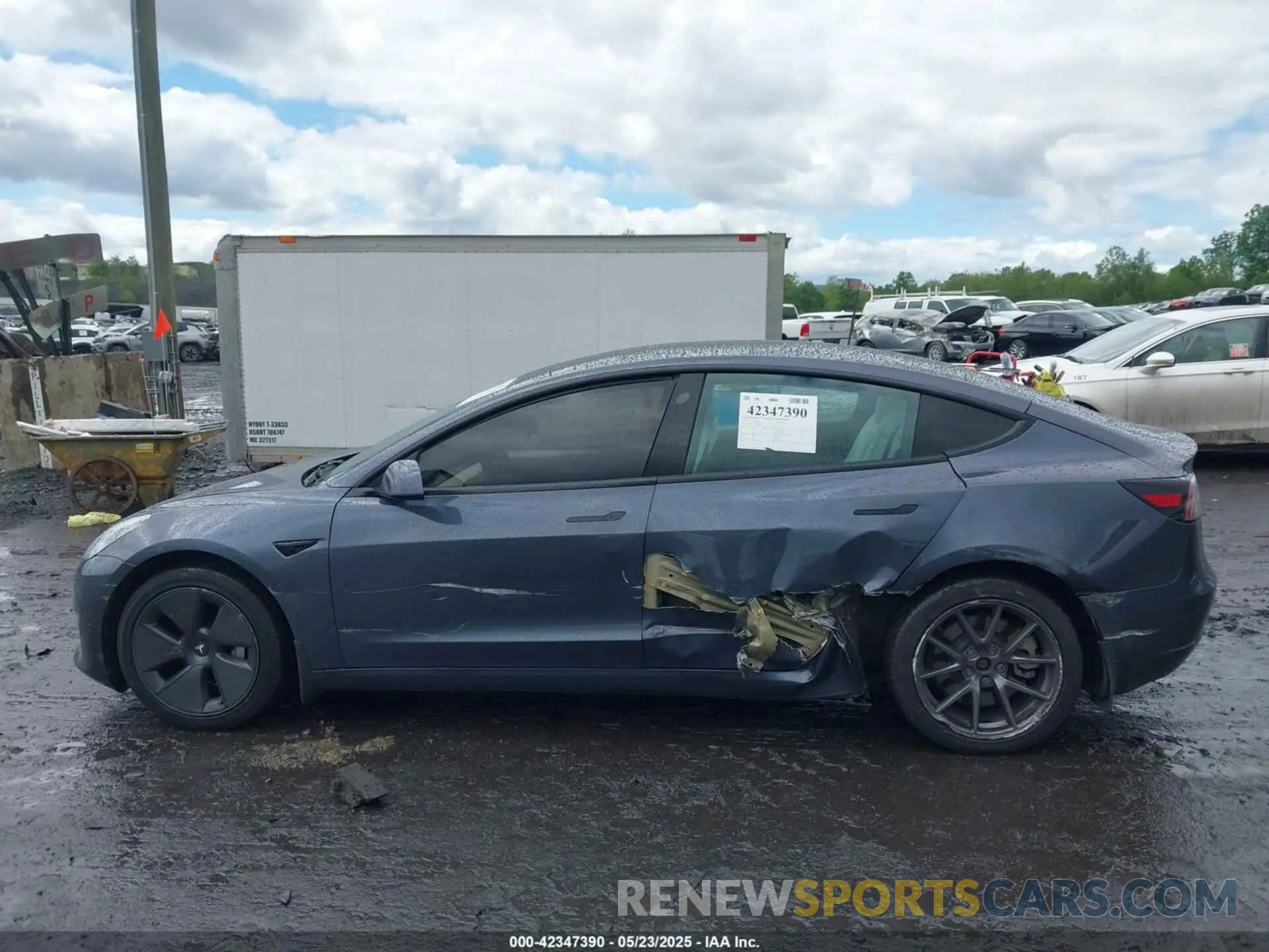 14 Photograph of a damaged car 5YJ3E1EA5PF384620 TESLA MODEL 3 2023