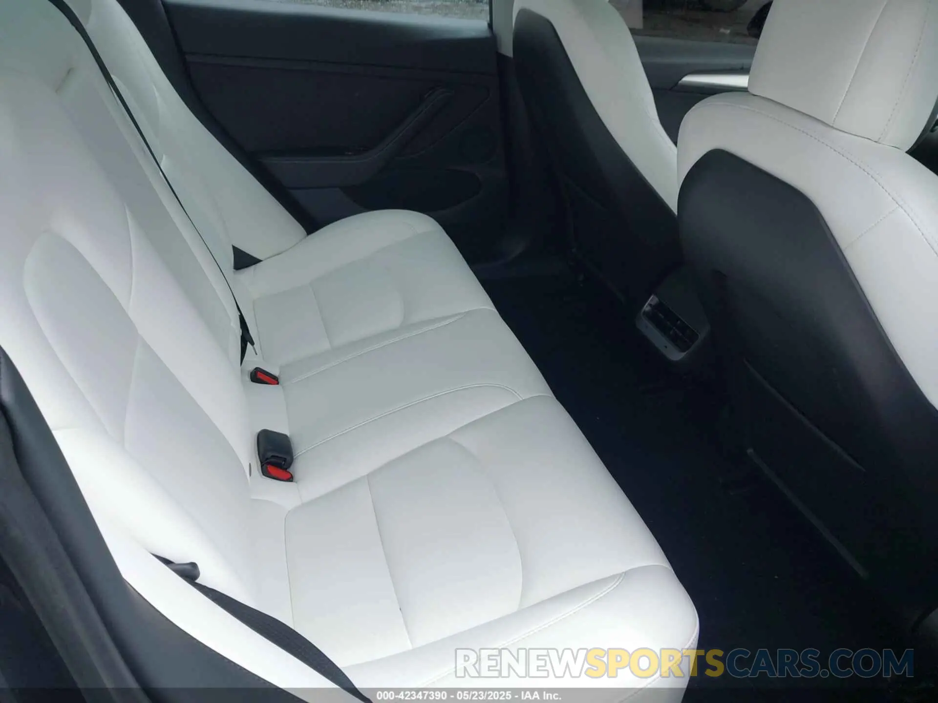 8 Photograph of a damaged car 5YJ3E1EA5PF384620 TESLA MODEL 3 2023