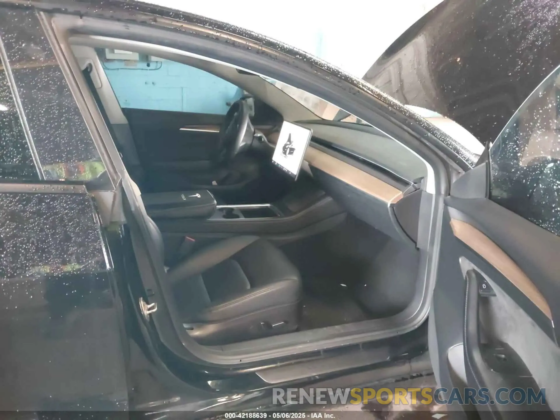 5 Photograph of a damaged car 5YJ3E1EA5PF396413 TESLA MODEL 3 2023