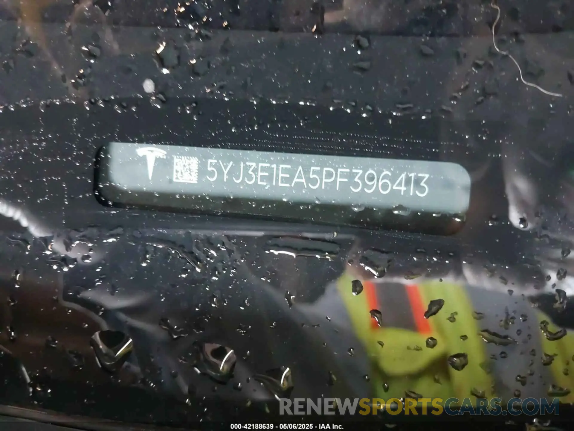 9 Photograph of a damaged car 5YJ3E1EA5PF396413 TESLA MODEL 3 2023