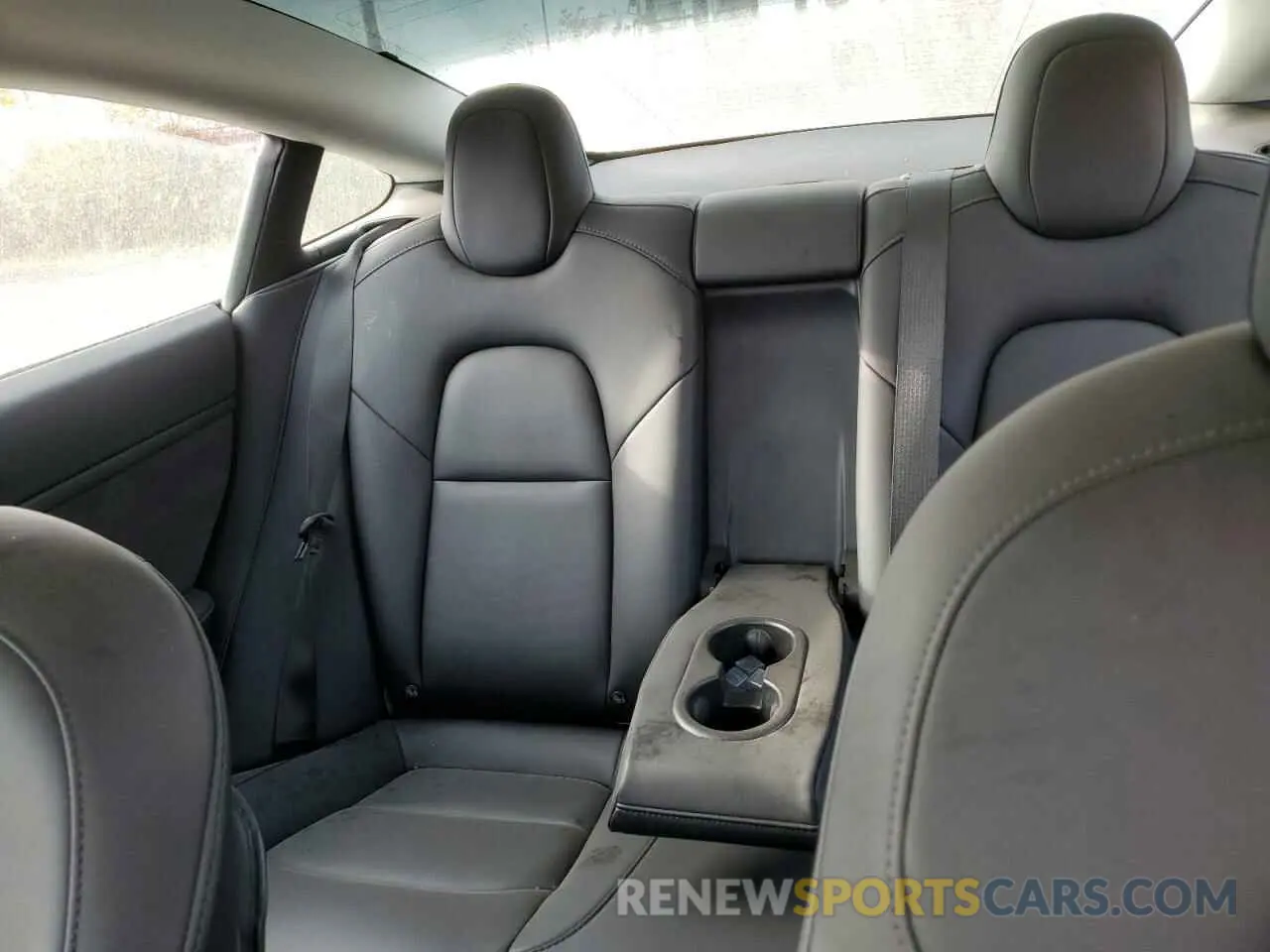 10 Photograph of a damaged car 5YJ3E1EA5PF398615 TESLA MODEL 3 2023