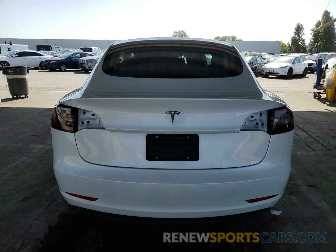 6 Фотография поврежденного автомобиля 5YJ3E1EA5PF400282 TESLA MODEL 3 2023